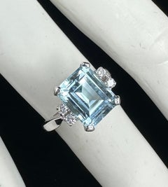Anello con diamante e acquamarina da 3,3 carati in oro bianco 14 carati Hollywood Regency Art Deco