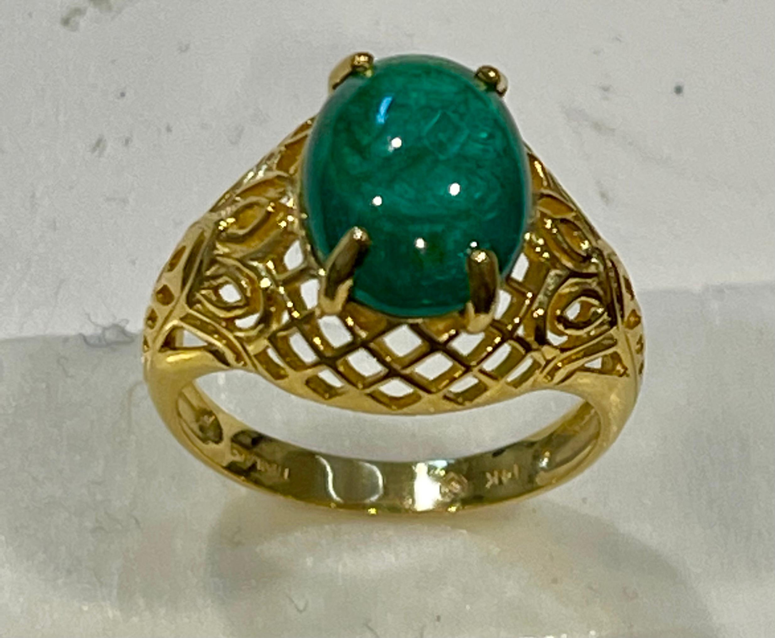 3.3 Carat Oval Emerald Cabochon 14 Karat Yellow Gold Cocktail Ring Vintage For Sale 2