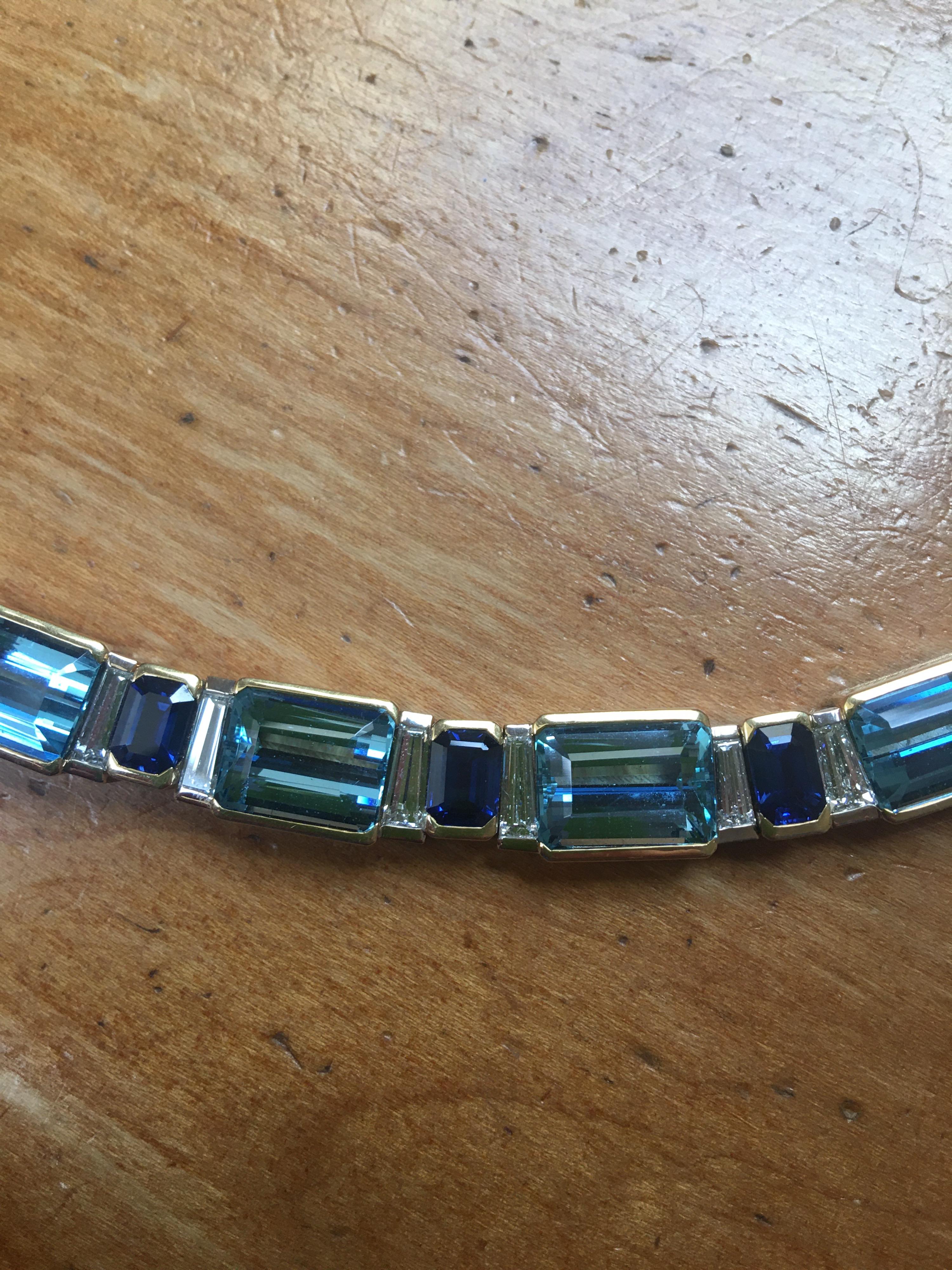 33 Karat insgesamt Aquamarin Saphir Diamant Halskette 1970 in 18 Karat Gelbgold im Angebot 1