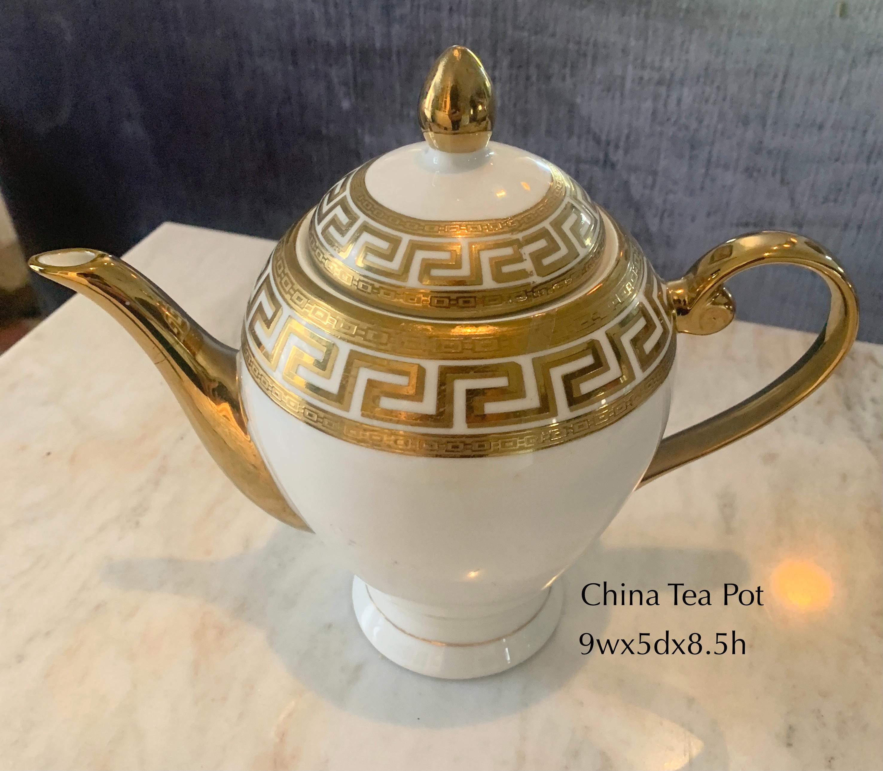 33 Piece German Porcelain and Gold Greek Key Dinnerware in the Manner of Versace In Good Condition For Sale In Los Angeles, CA
