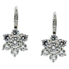 3,35 Karat 18K Weißgold Blumen-Cluster-Diamant-Ohrclips mit Blumen-Cluster