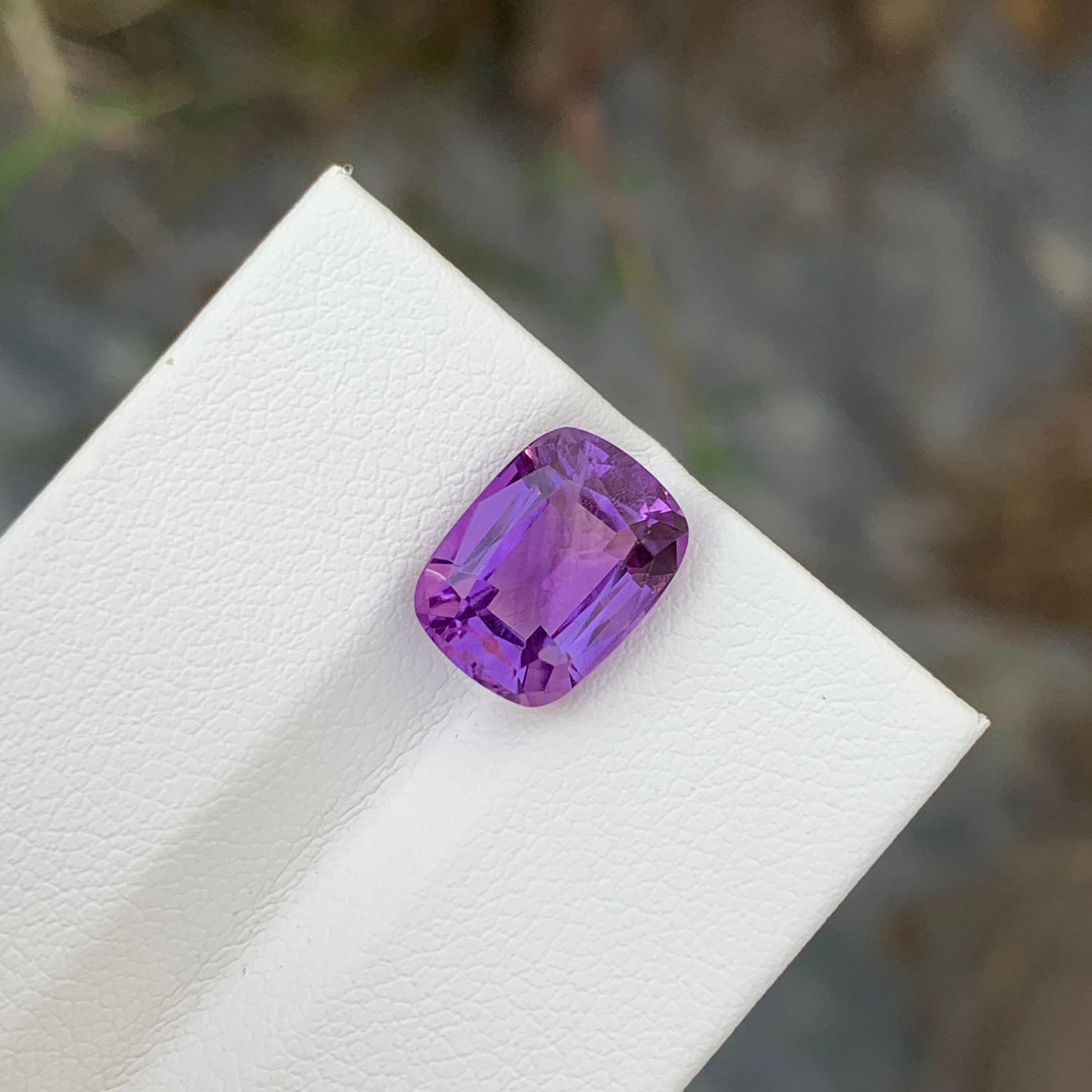 Cushion Cut 3.30 Carat Adorable Natural Loose Amethyst Cushion Shape Gem For Jewellery For Sale