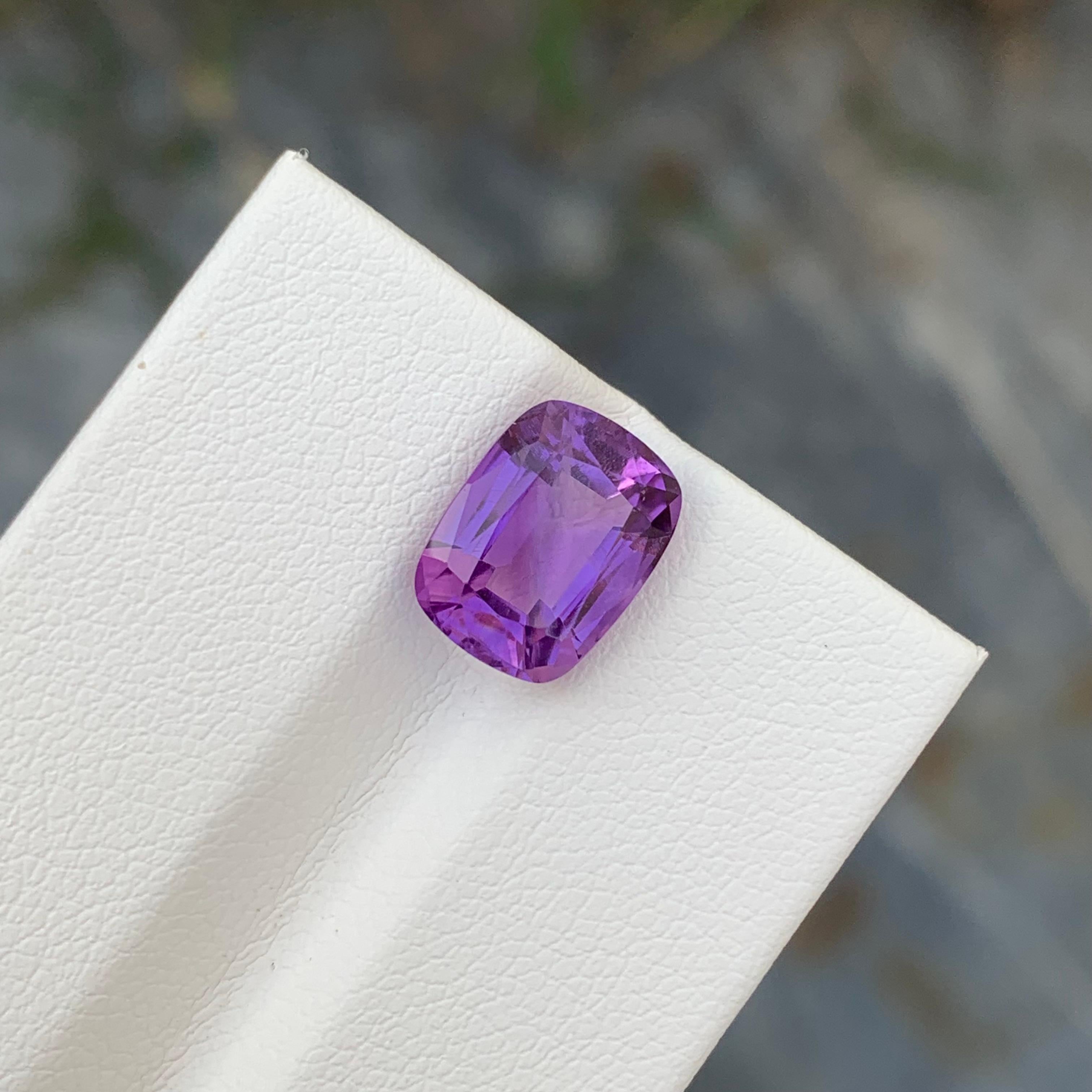3.30 Carat Adorable Natural Loose Amethyst Cushion Shape Gem For Jewellery For Sale 2