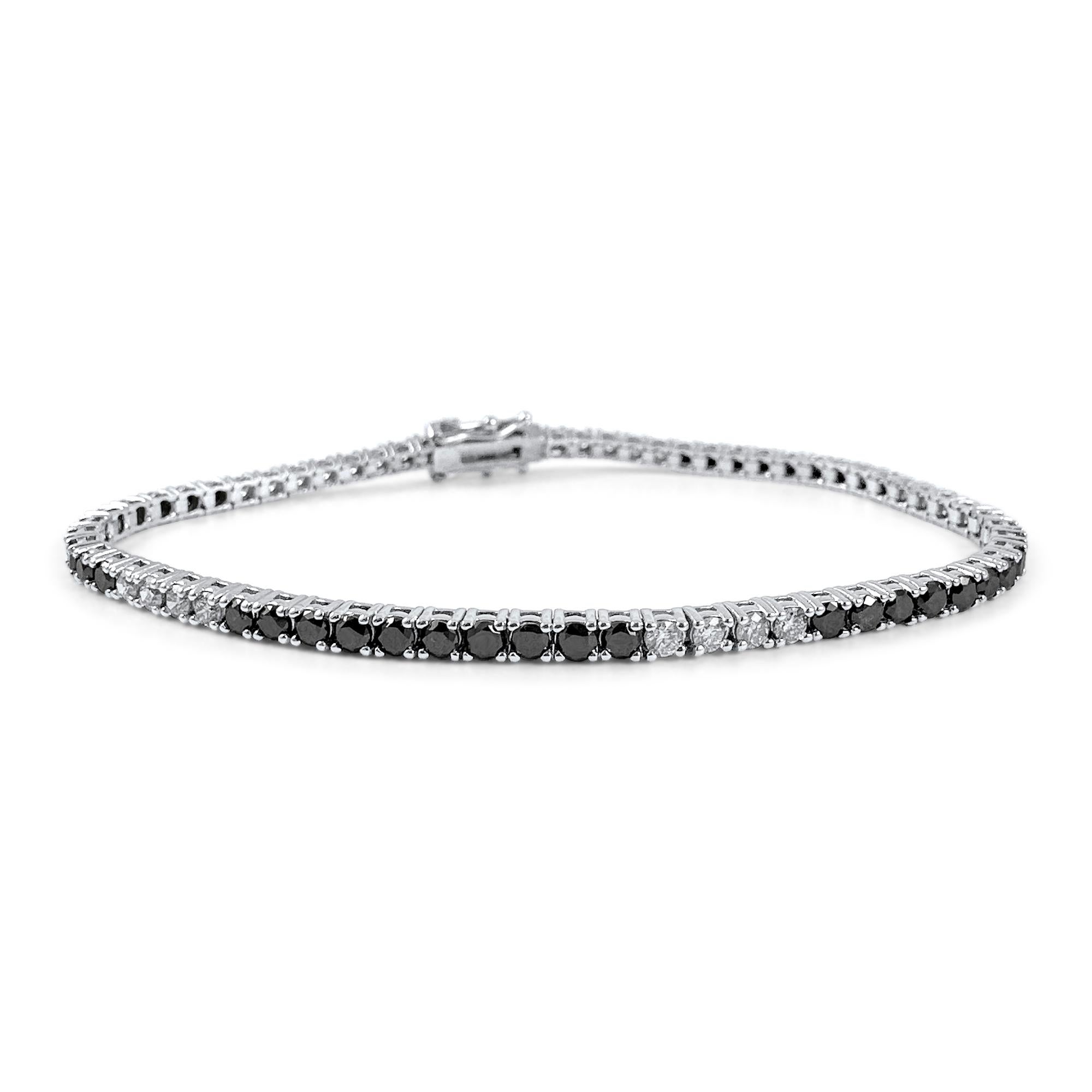 3.30 Carat Emerald and Diamond Tennis Bracelet in 14K White Gold, 7 Inches For Sale 2
