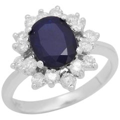 3.30 Carat Exquisite Natural Blue Sapphire and Diamond 14 Karat Solid White Gold