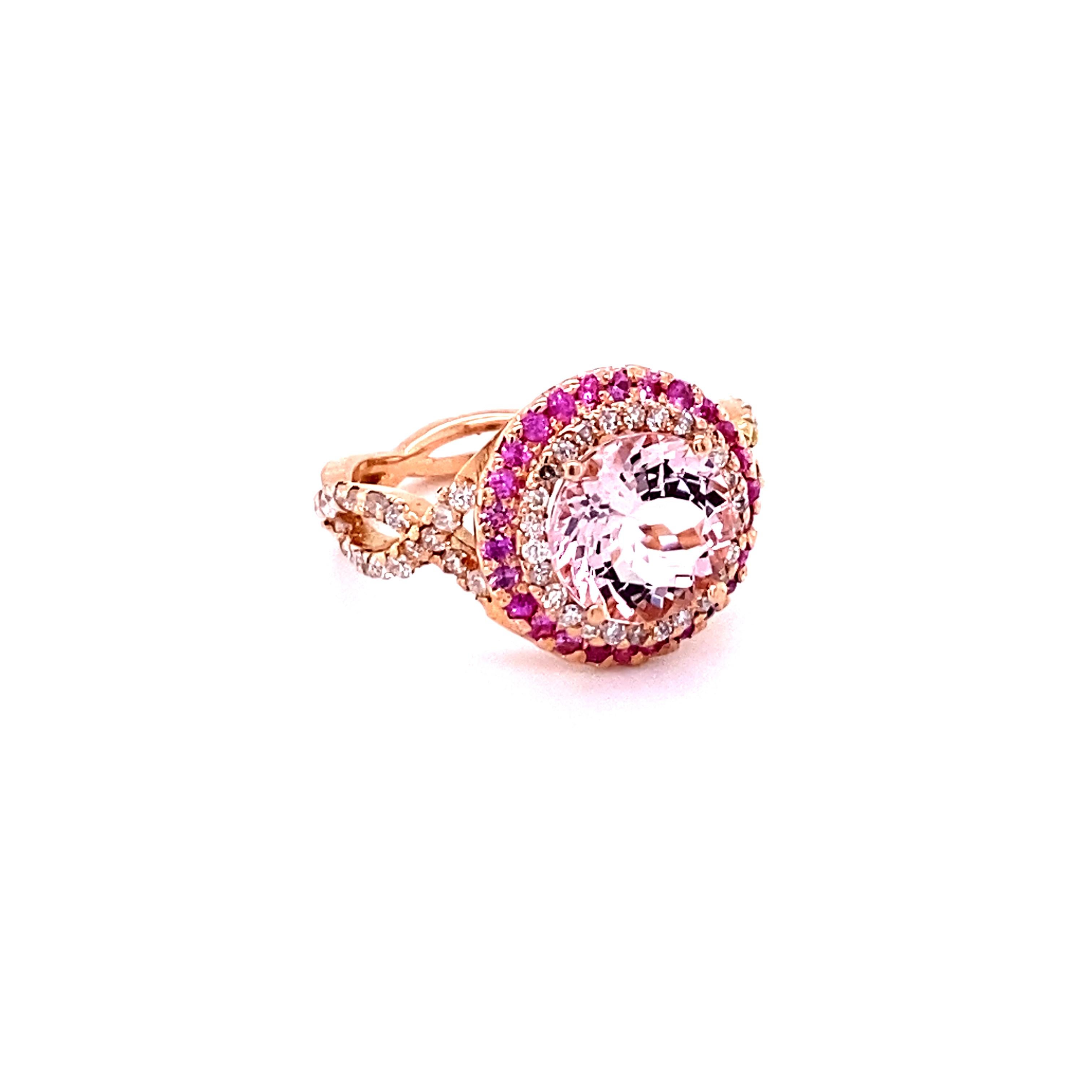 Eine schöne Verlobungsring Option oder als Alternative zu einem rosa Diamantring! Eine verblüffende Aussage. 

Dieser wunderschöne und edle Morganit-Diamant-Ring hat einen 2,24 Karat großen, rund geschliffenen rosa Morganit und einen Halo aus 80