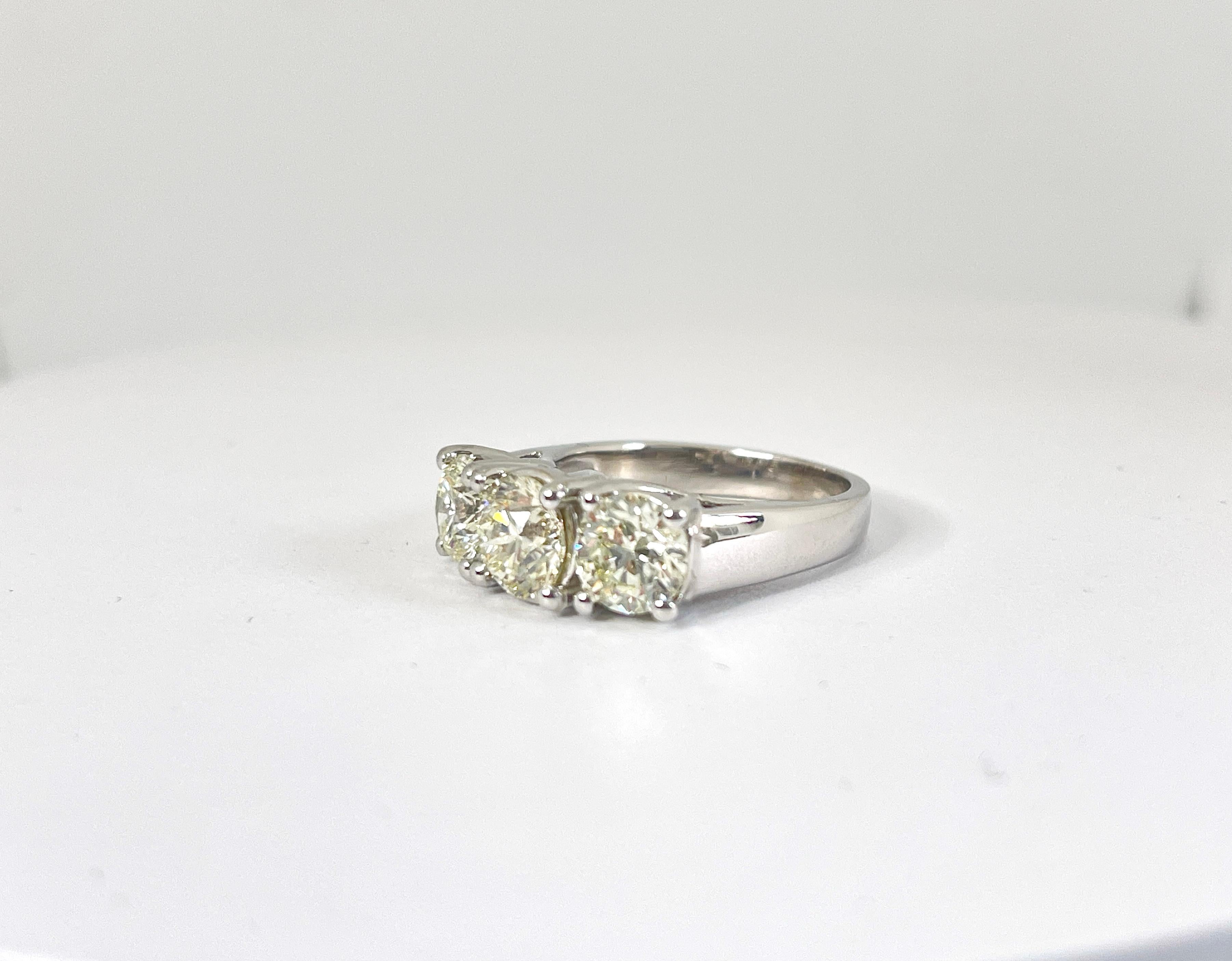 3.30 Carat Natural Diamond White Gold Mini Band Ring 14K  Pour femmes en vente
