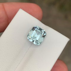 Gemma di acquamarina naturale sciolta da 3.30 carati con taglio a cuscino