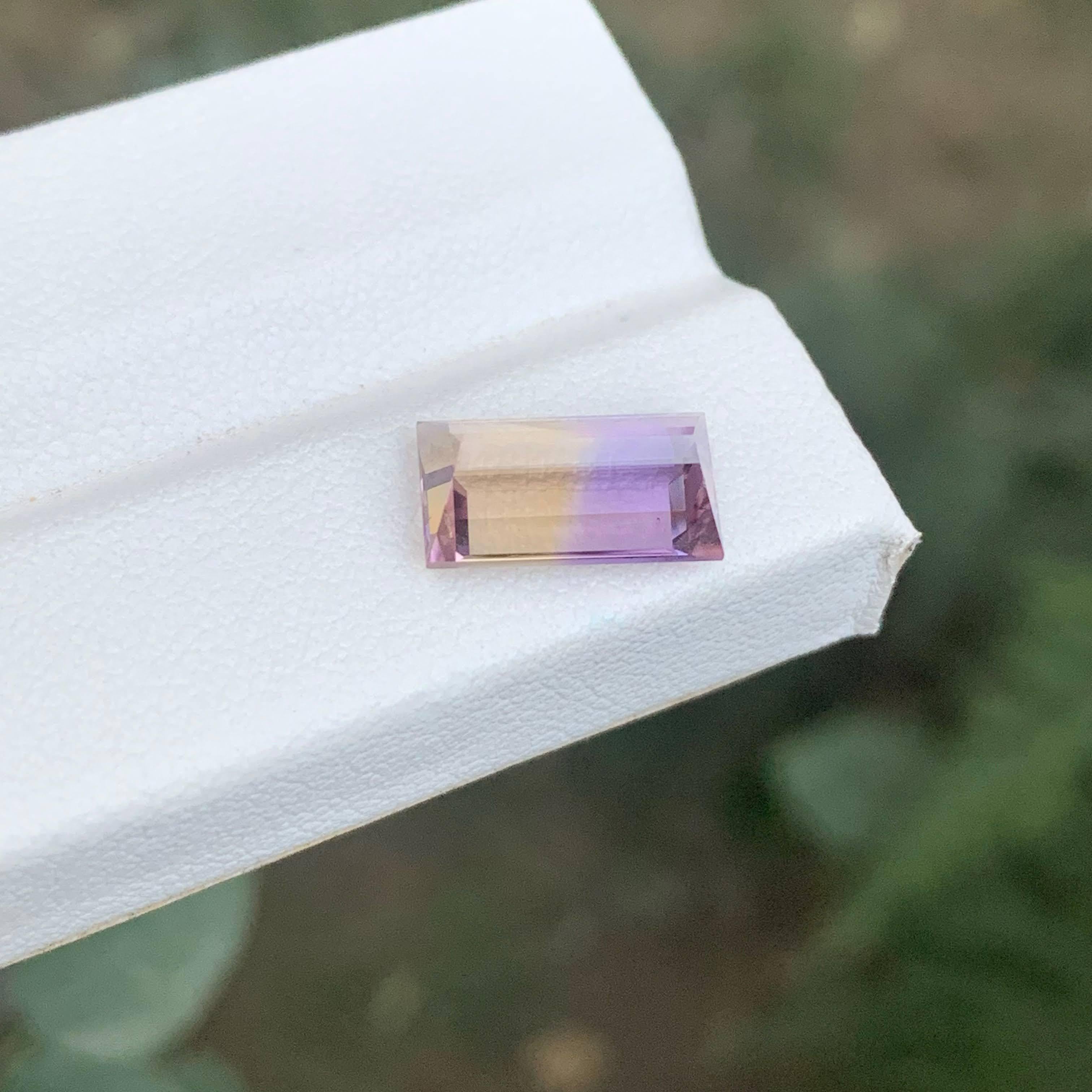 3.30 Carat Natural Loose Bi Color Ametrine Stone Baguette Cut Bolivian Gemstone In New Condition For Sale In Bangkok, TH