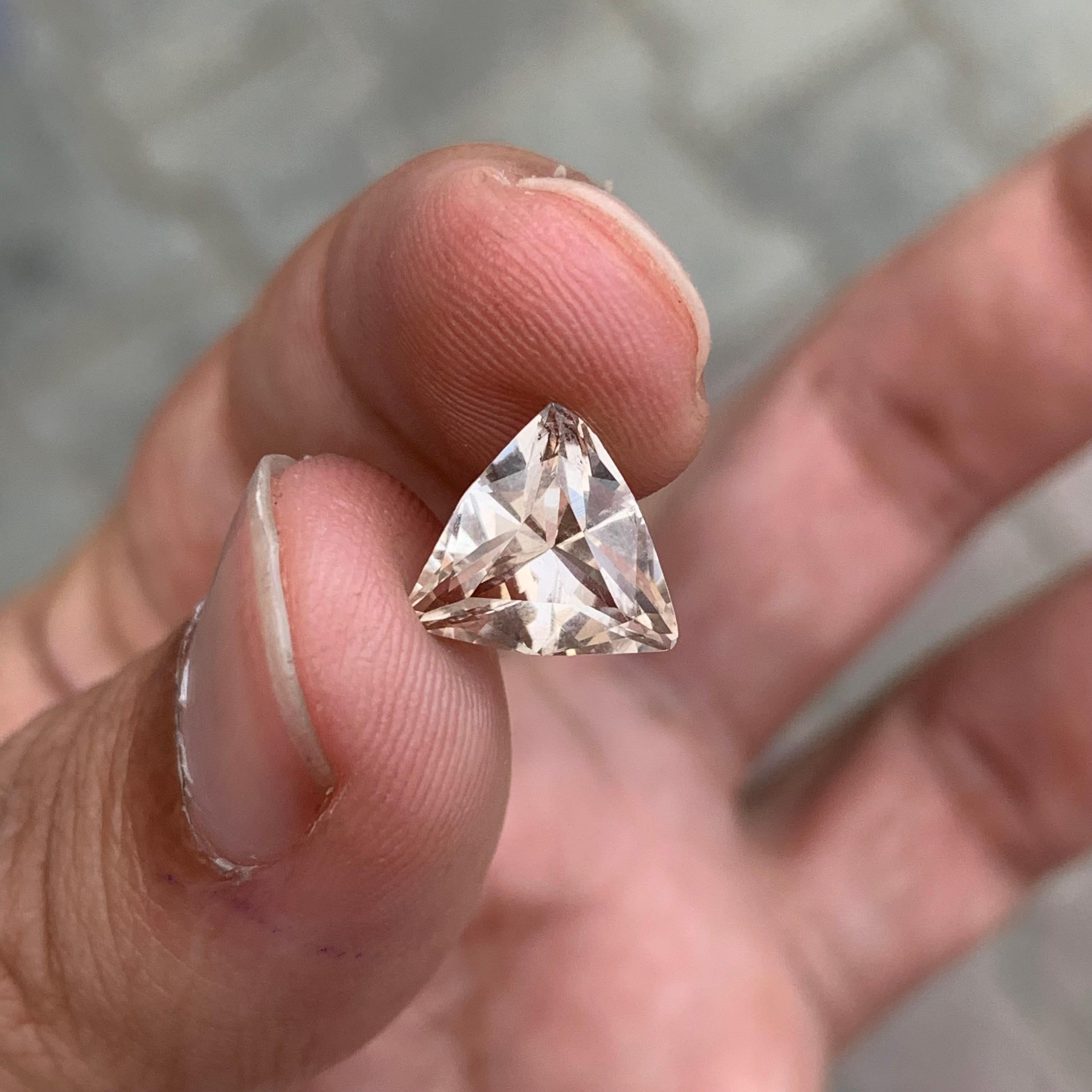 3.30 Carat Natural Loose Golden Topaz Trillion Shape Gemstone For Sale 4