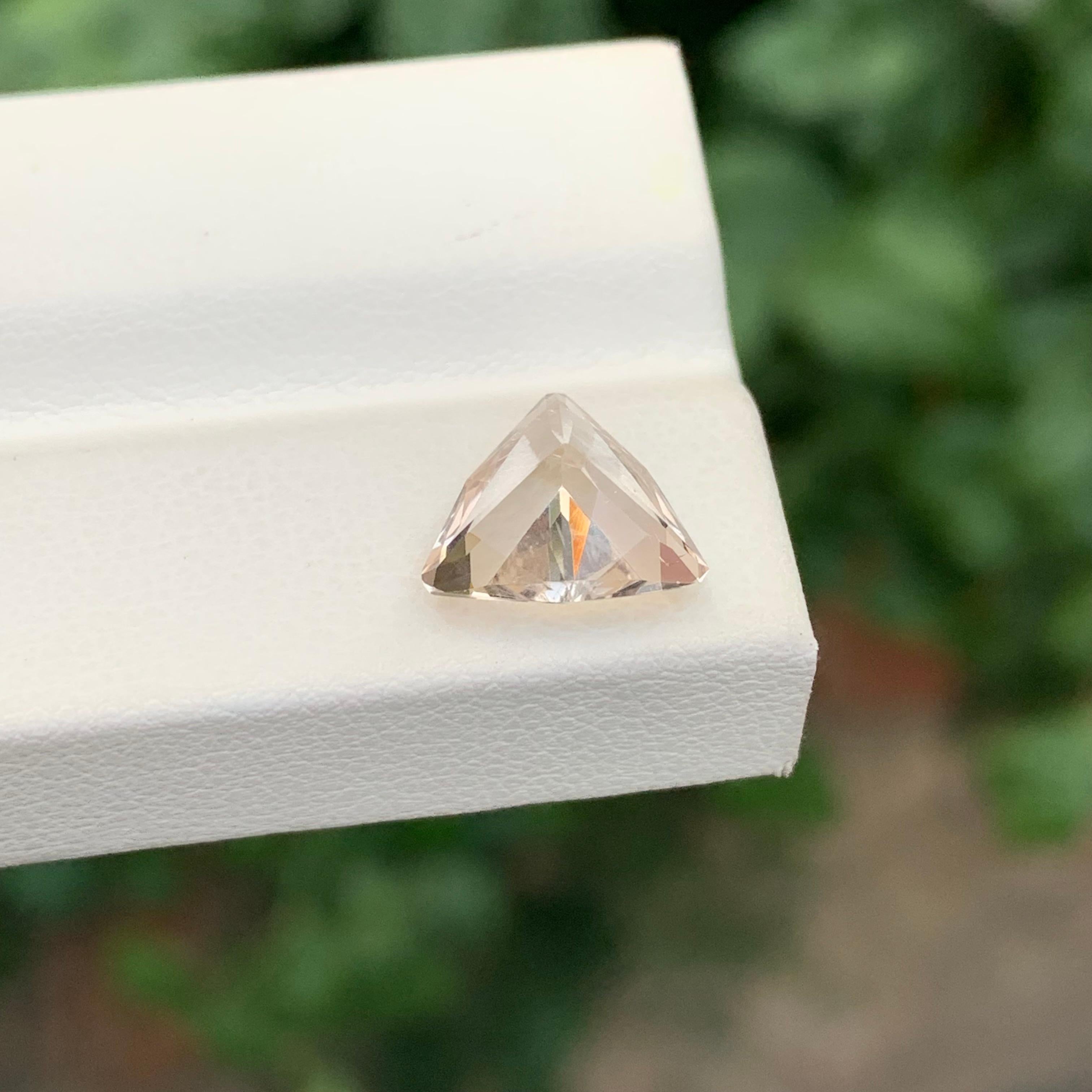 3.30 Carat Natural Loose Golden Topaz Trillion Shape Gemstone For Sale 1