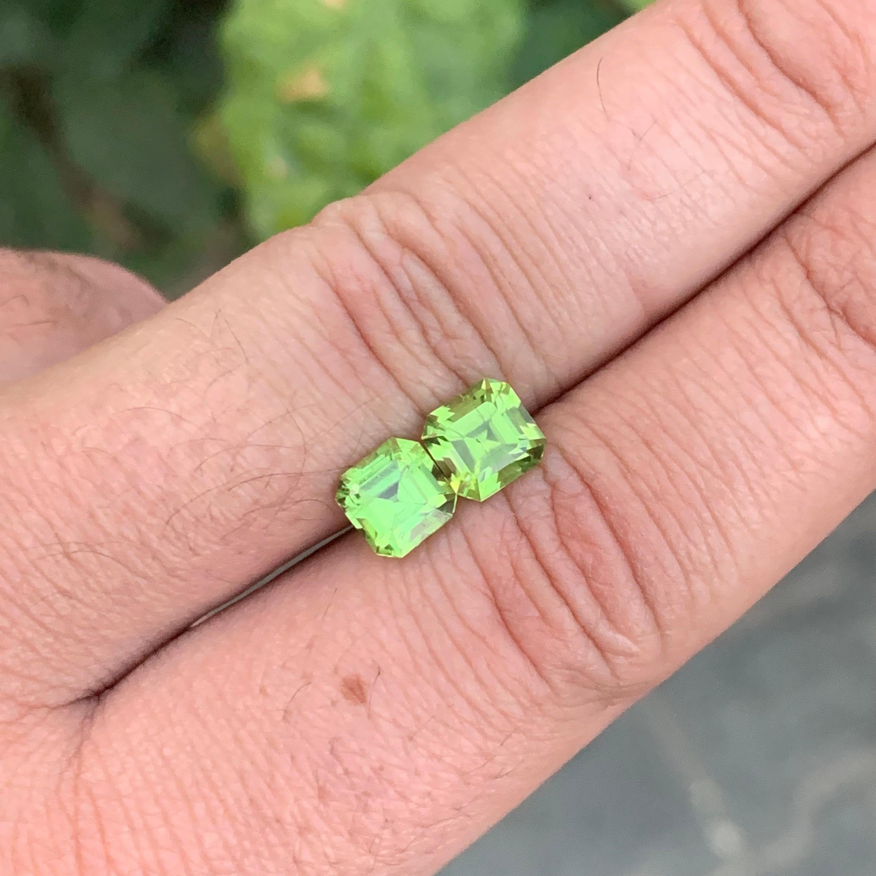 3.30 Carat Natural Loose Peridot Pieces Asscher Cut Gemstone (pierre de taille) en vente 4
