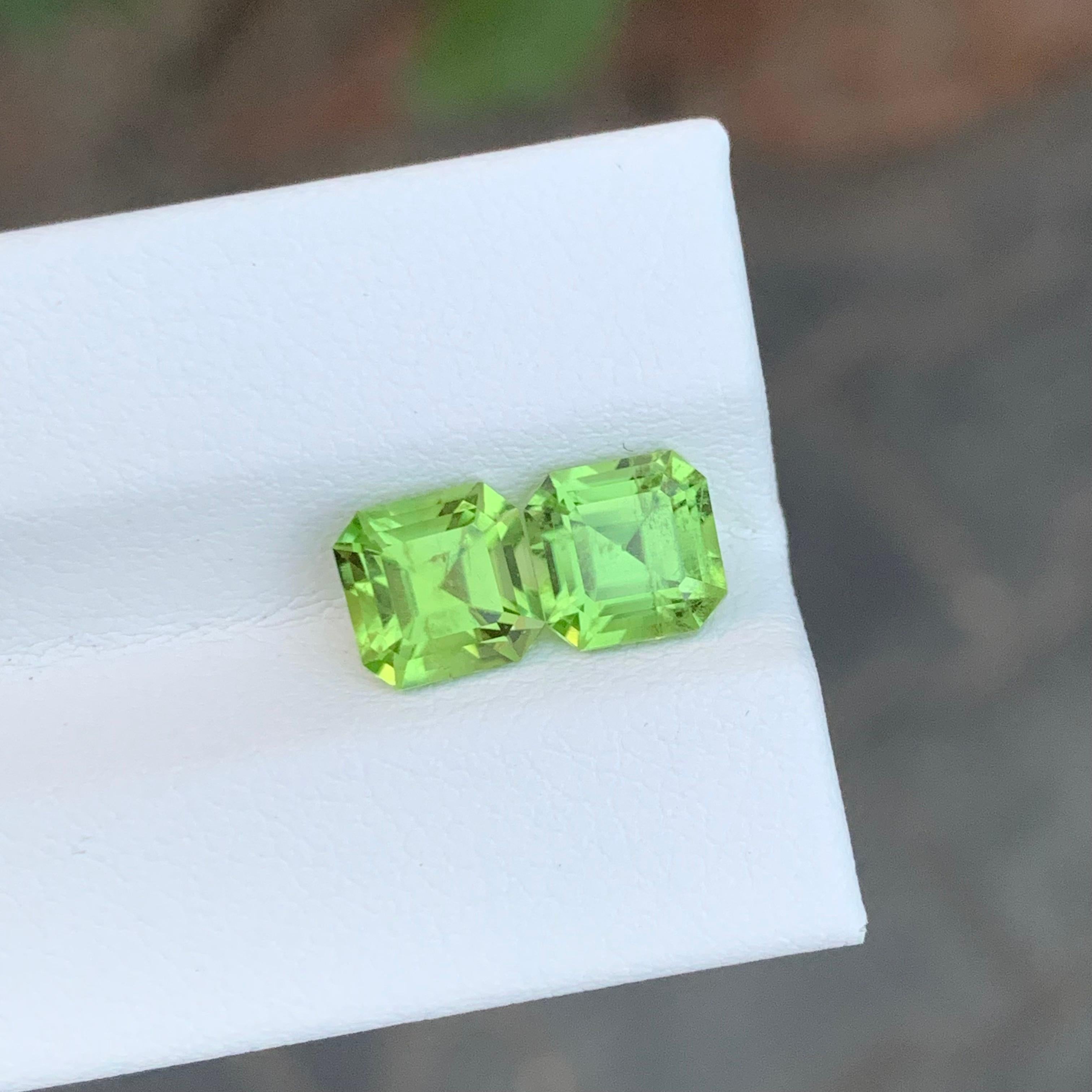 3.30 Carat Natural Loose Peridot Pieces Asscher Cut Gemstone (pierre de taille) en vente 1