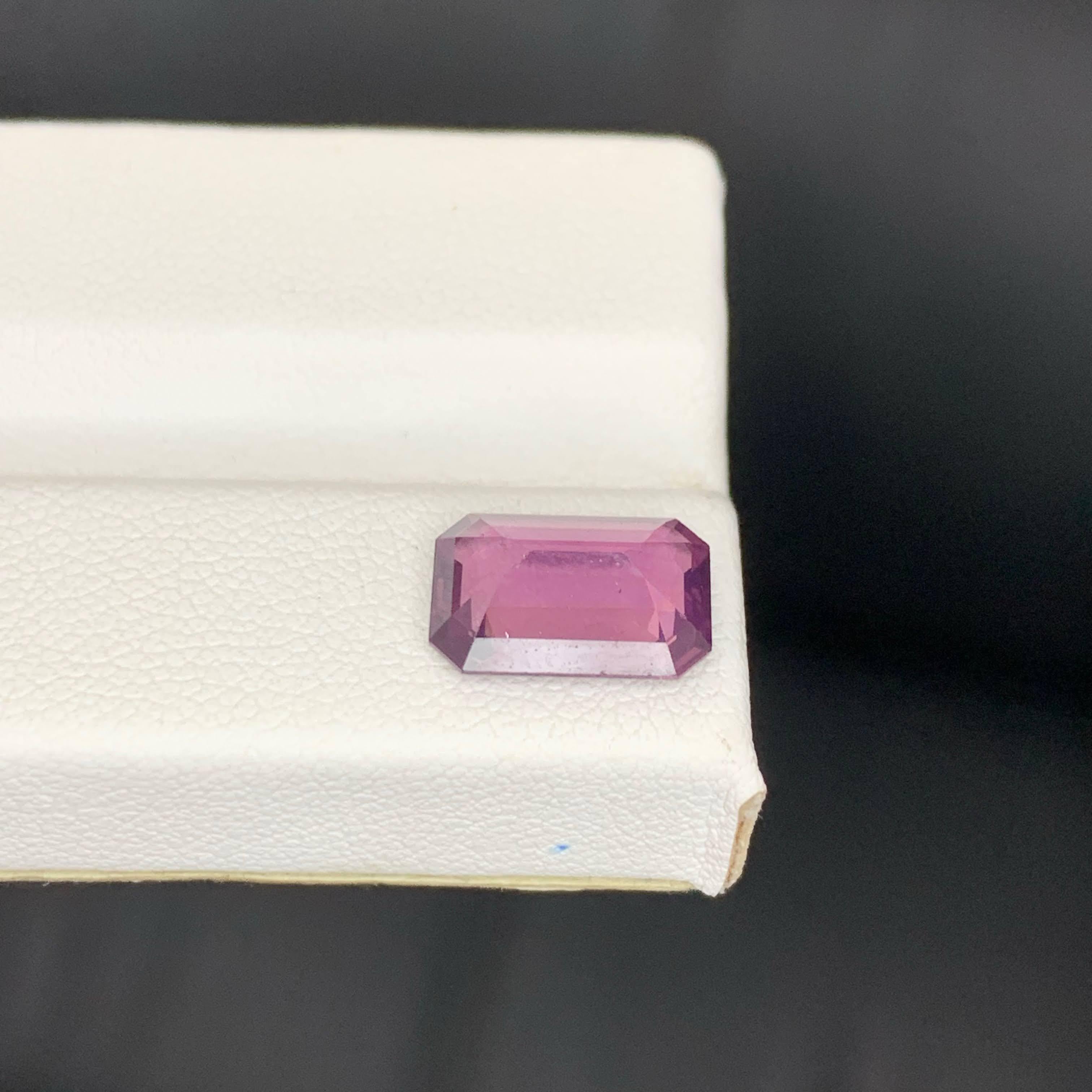 3,30 Karat natürlicher loser lila Spinell Stein Smaragdschliff burmesischer Edelstein im Angebot 5