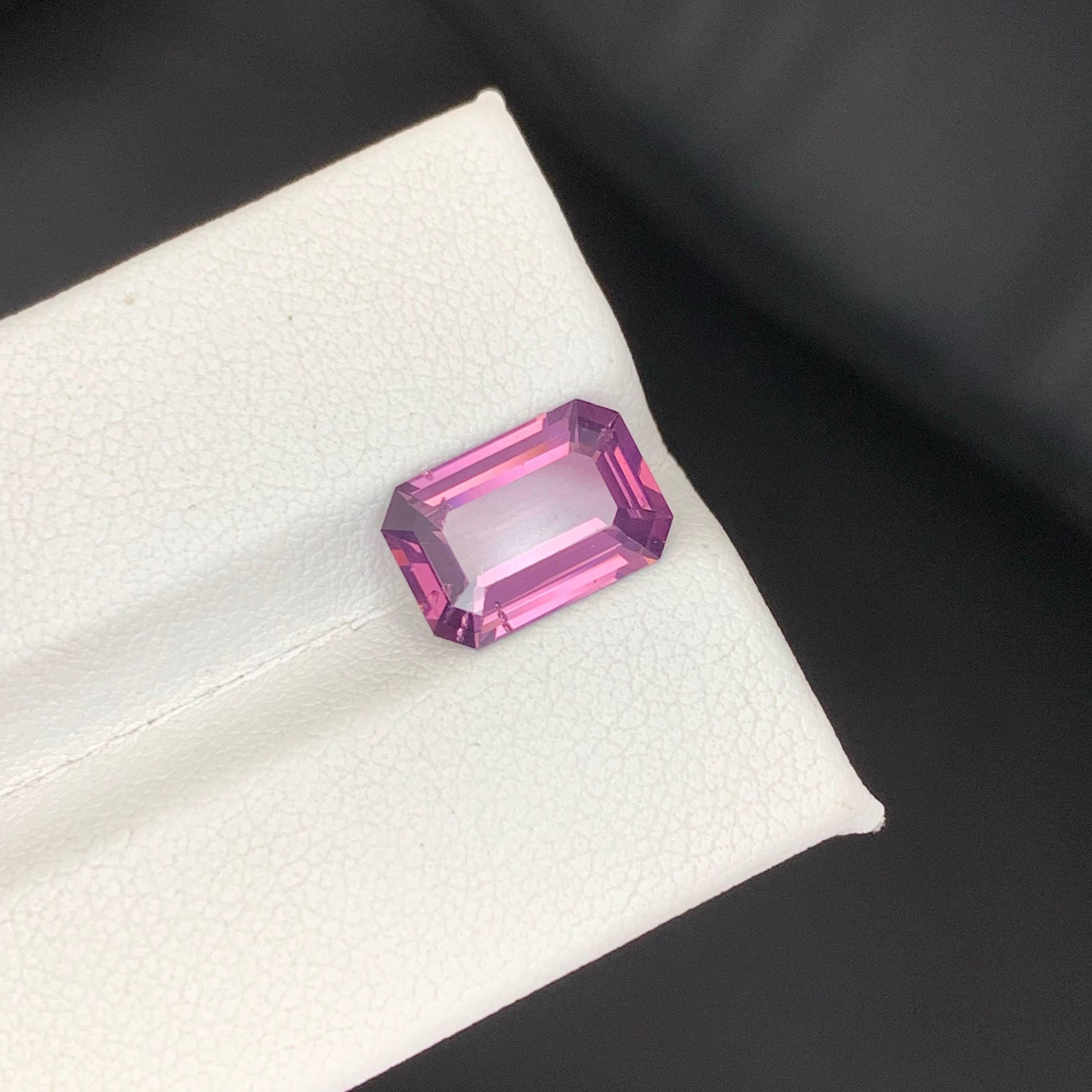 3,30 Karat natürlicher loser lila Spinell Stein Smaragdschliff burmesischer Edelstein für Damen oder Herren im Angebot