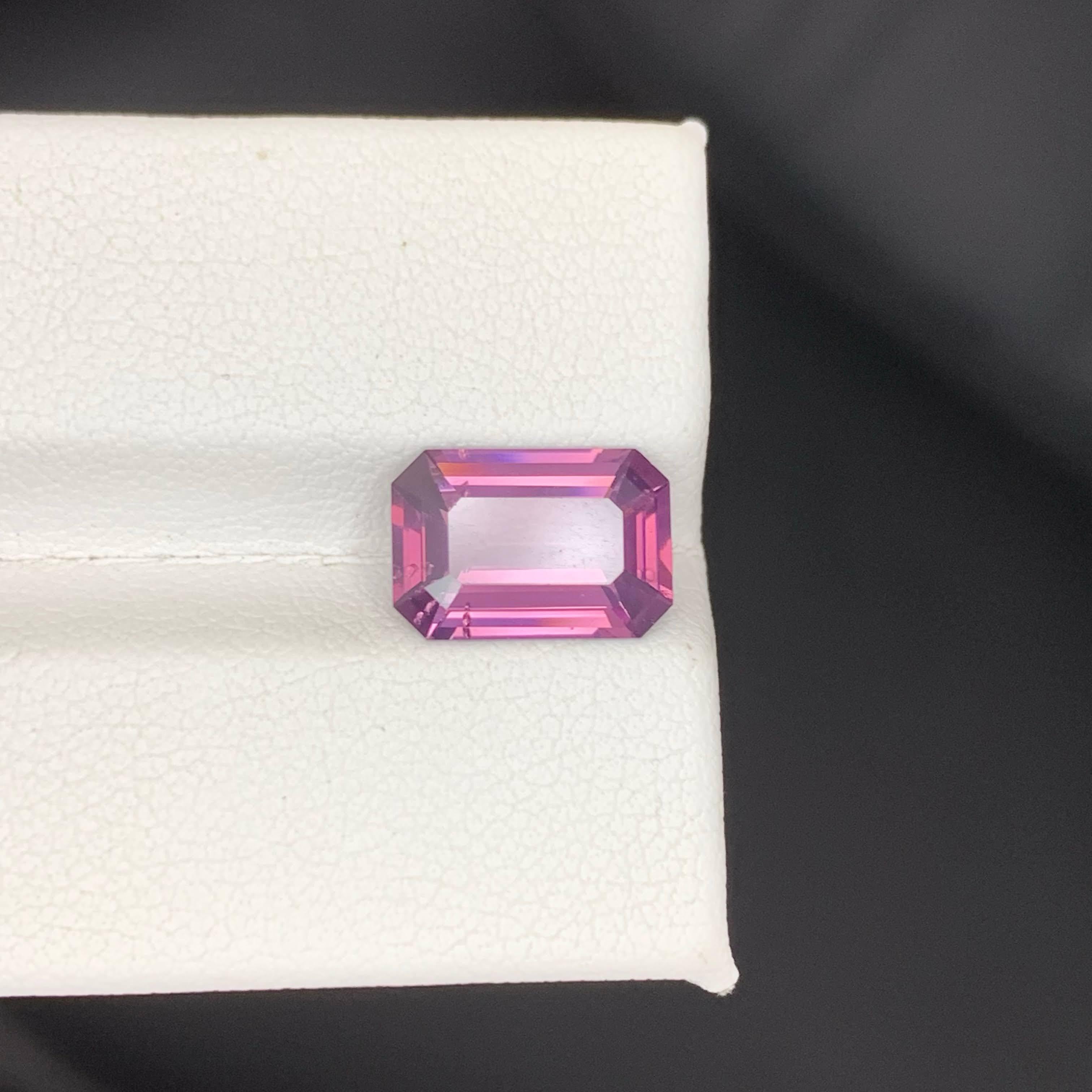 3,30 Karat natürlicher loser lila Spinell Stein Smaragdschliff burmesischer Edelstein im Angebot 2