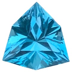 Gema suelta de 3,30 quilates en forma de escudo de topacio azul celeste natural