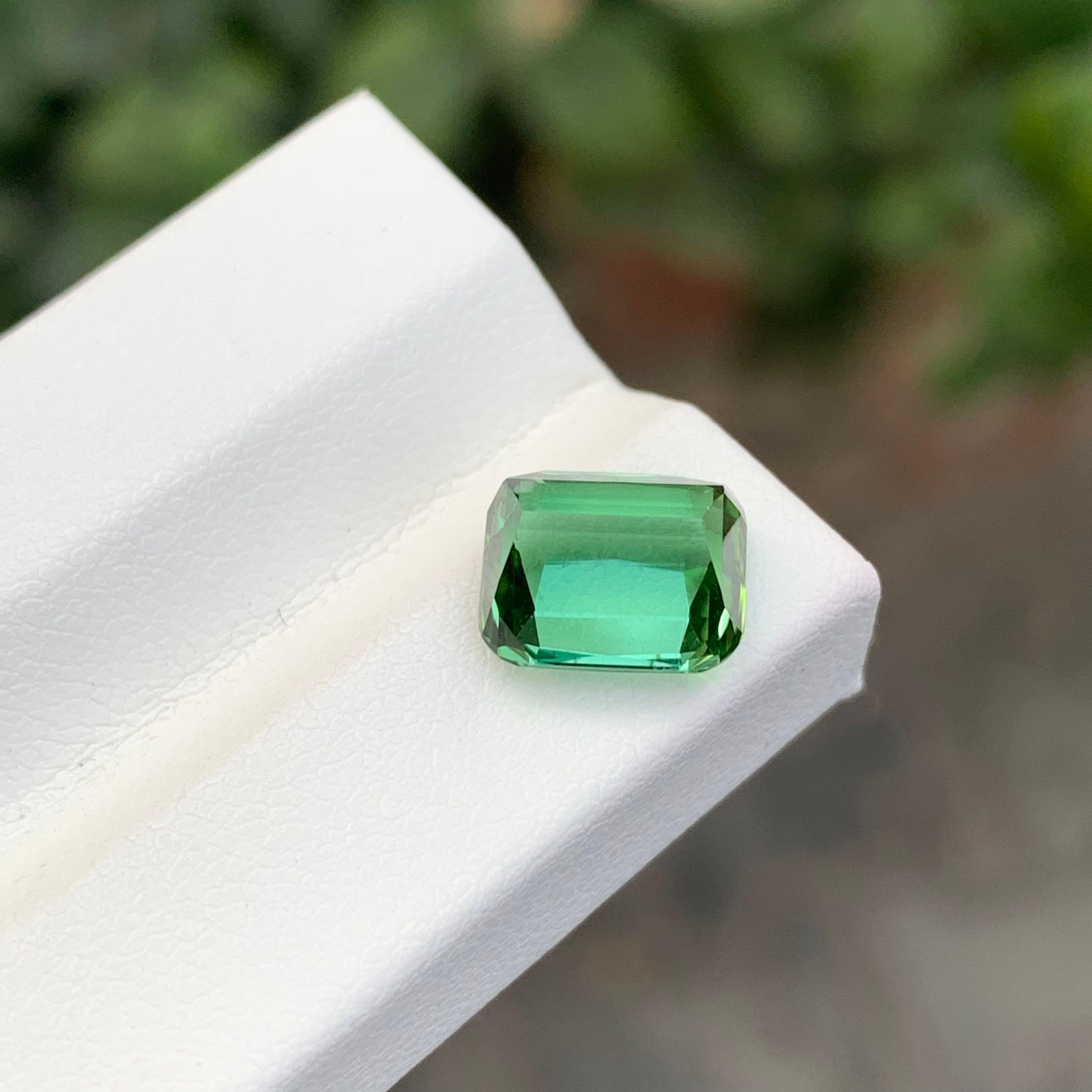 Taglio cuscino 3,30 carati di tormalina verde primaverile naturale sciolta a forma di cuscino in vendita