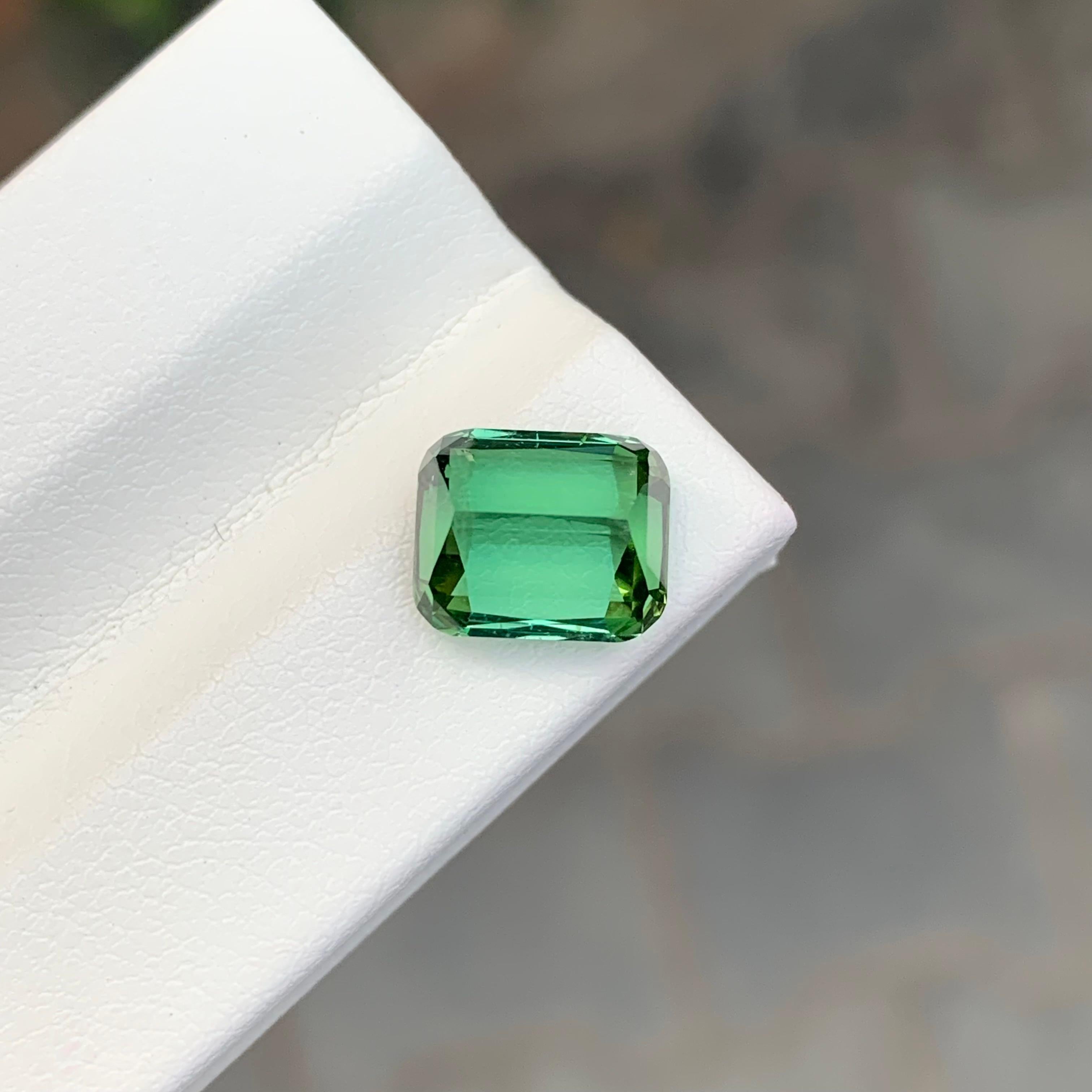 3,30 carati di tormalina verde primaverile naturale sciolta a forma di cuscino In condizioni Nuovo in vendita a Peshawar, PK