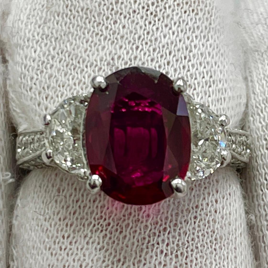 3.30 Carat Oval Ruby & Diamond Platinum Ring In New Condition For Sale In New York, NY