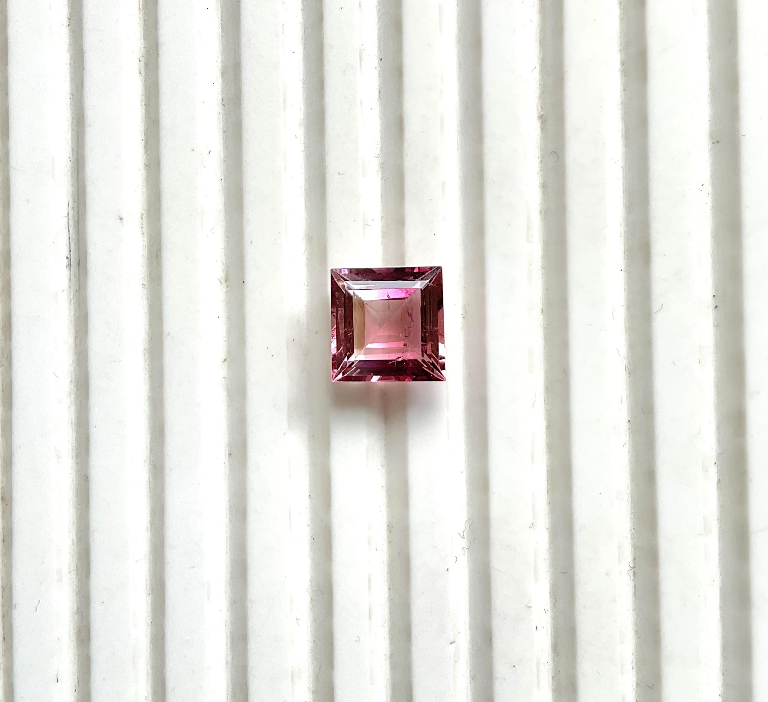 Tormalina rosa da 3,30 carati taglio quadrato sfaccettato Pietra naturale di alta qualità

Pietra preziosa - Tormalina
Peso - 3,30 Carati
Forma - Quadrato
Dimensioni -  9x5 MM
Pezzi - 1