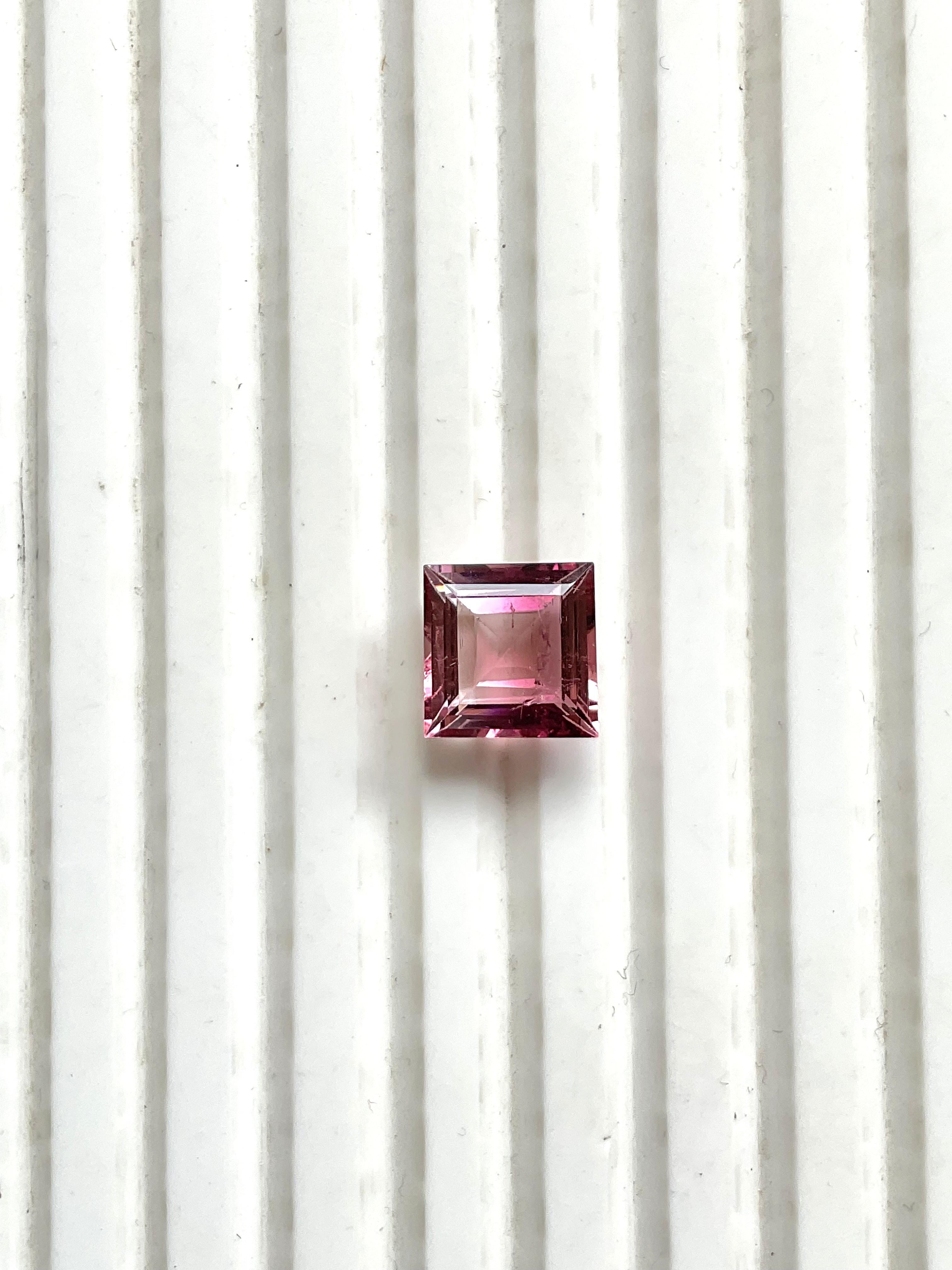 Quadrato Tormalina rosa da 3,30 carati taglio quadrato sfaccettato Pietra naturale di alta qualità in vendita