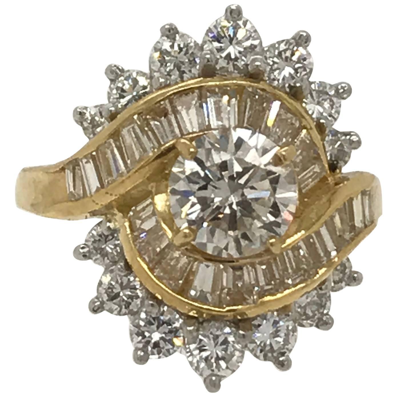3.30 Carat Total Weight Diamond Fashion Ring in 18 Karat Yellow Gold For Sale