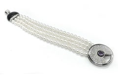 3.30 Carat White Pavé Diamonds 18 Carat Gold Art Deco Bracelet Onix and Pearls