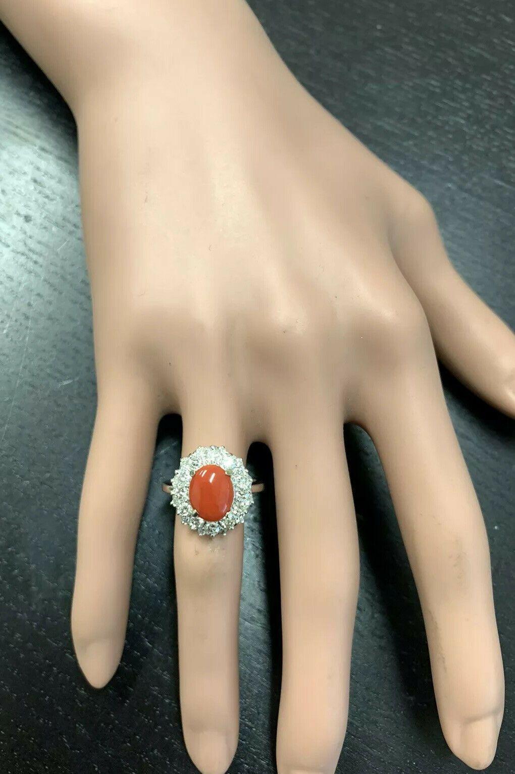 Impressionnante bague en or blanc 14 carats avec corail et diamants de 3,30 carats en vente 2