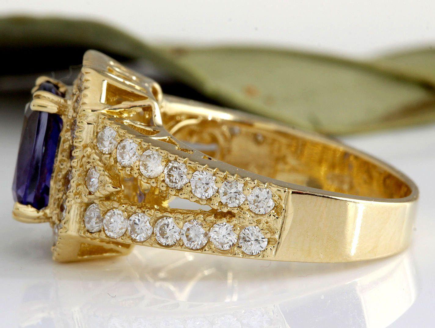 Mixed Cut 3.30 Carat Natural Tanzanite and Diamond 14 Karat Solid Yellow Gold Ring For Sale
