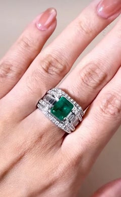 3.30 Ct Zambian Emeralds & Diamonds 18k Gold Ring