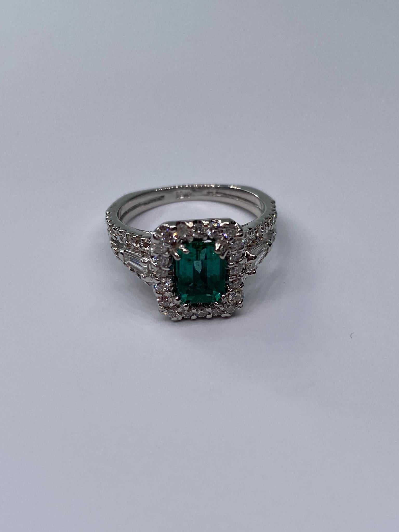 Emerald Cut 3.30 Carat Natural Emerald Diamond 18 Karat White Gold Ring For Sale