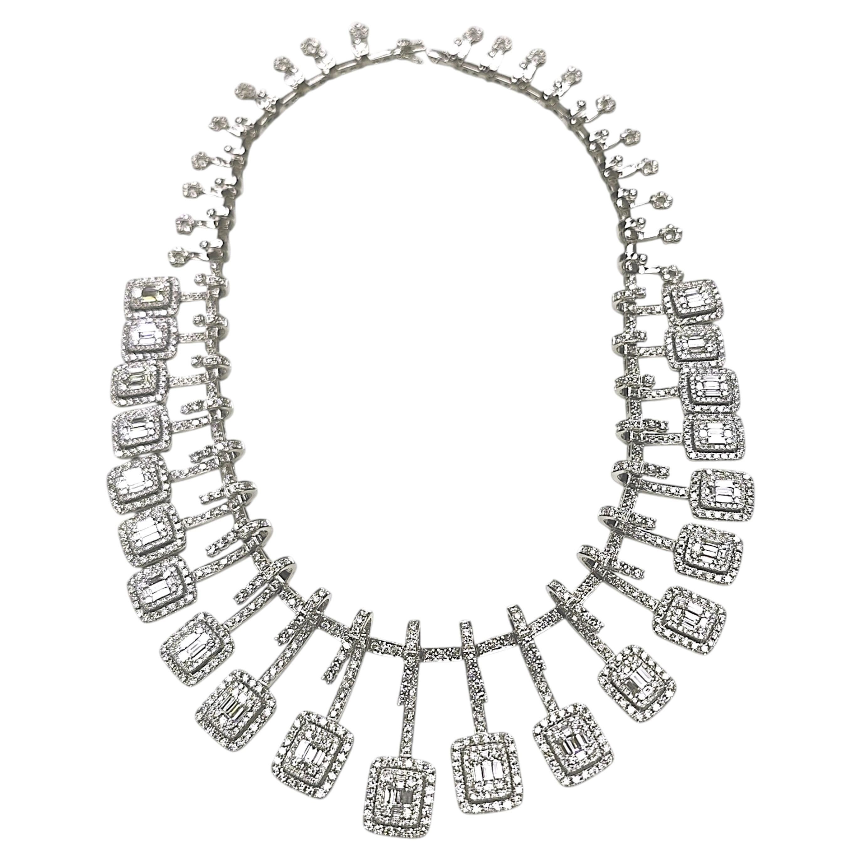Collana in oro bianco con diamanti da 33.04 carati