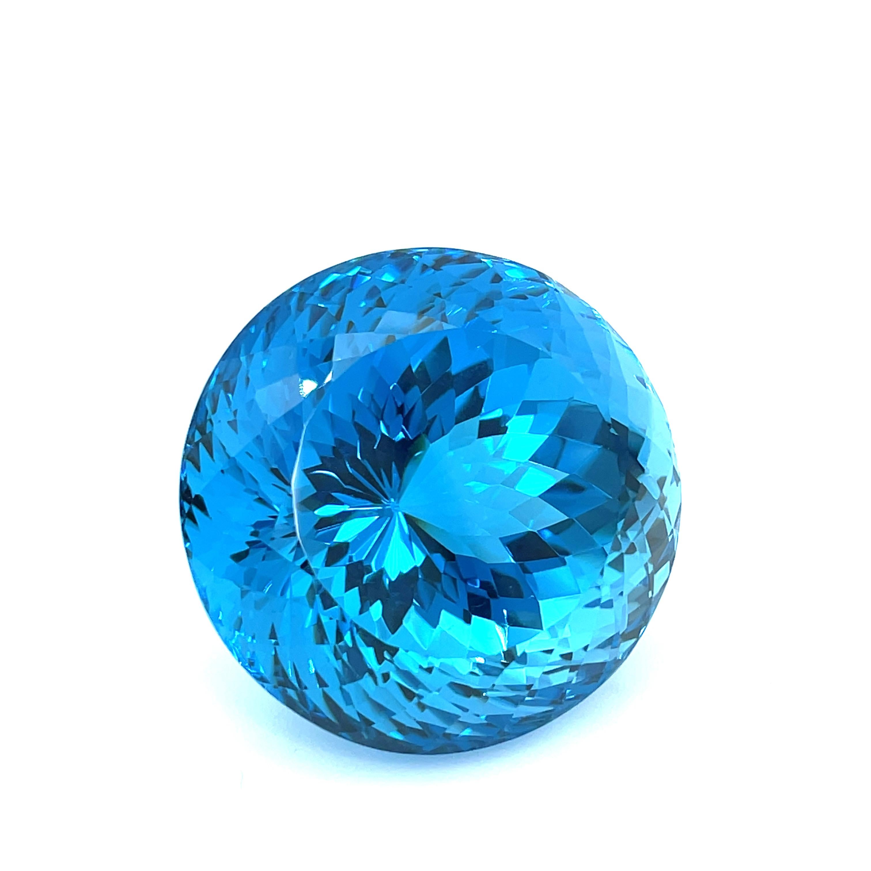 Artisan 330.48 Carat Swiss Blue Topaz Faceted Round Collector Gemstone  en vente
