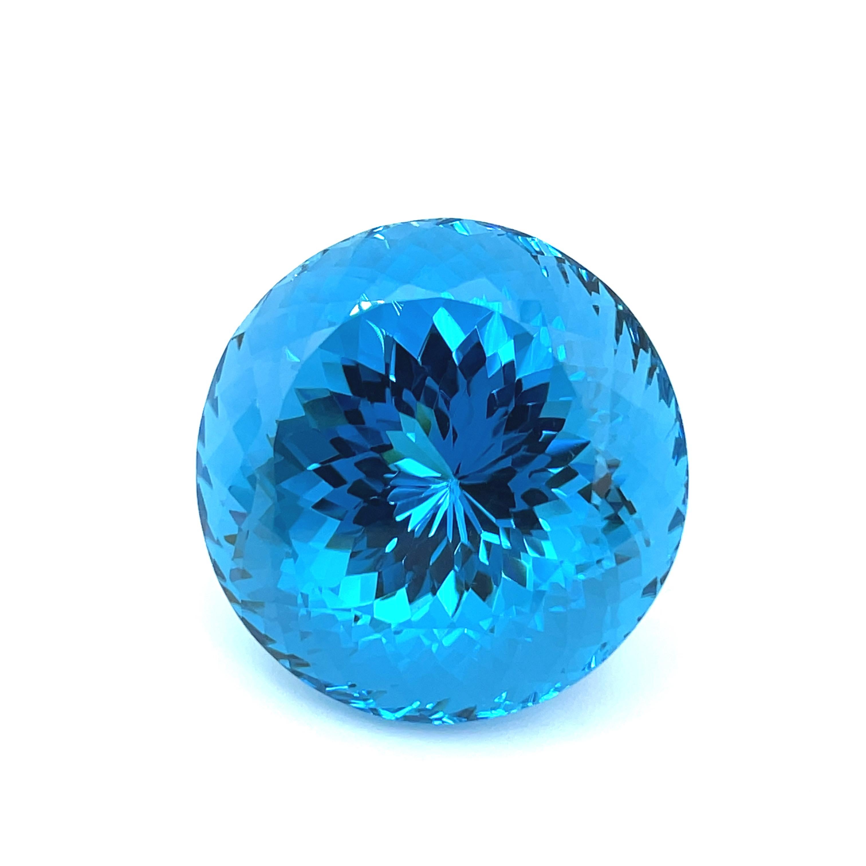 330.48 Carat Swiss Blue Topaz Faceted Round Collector Gemstone  In New Condition For Sale In Los Angeles, CA