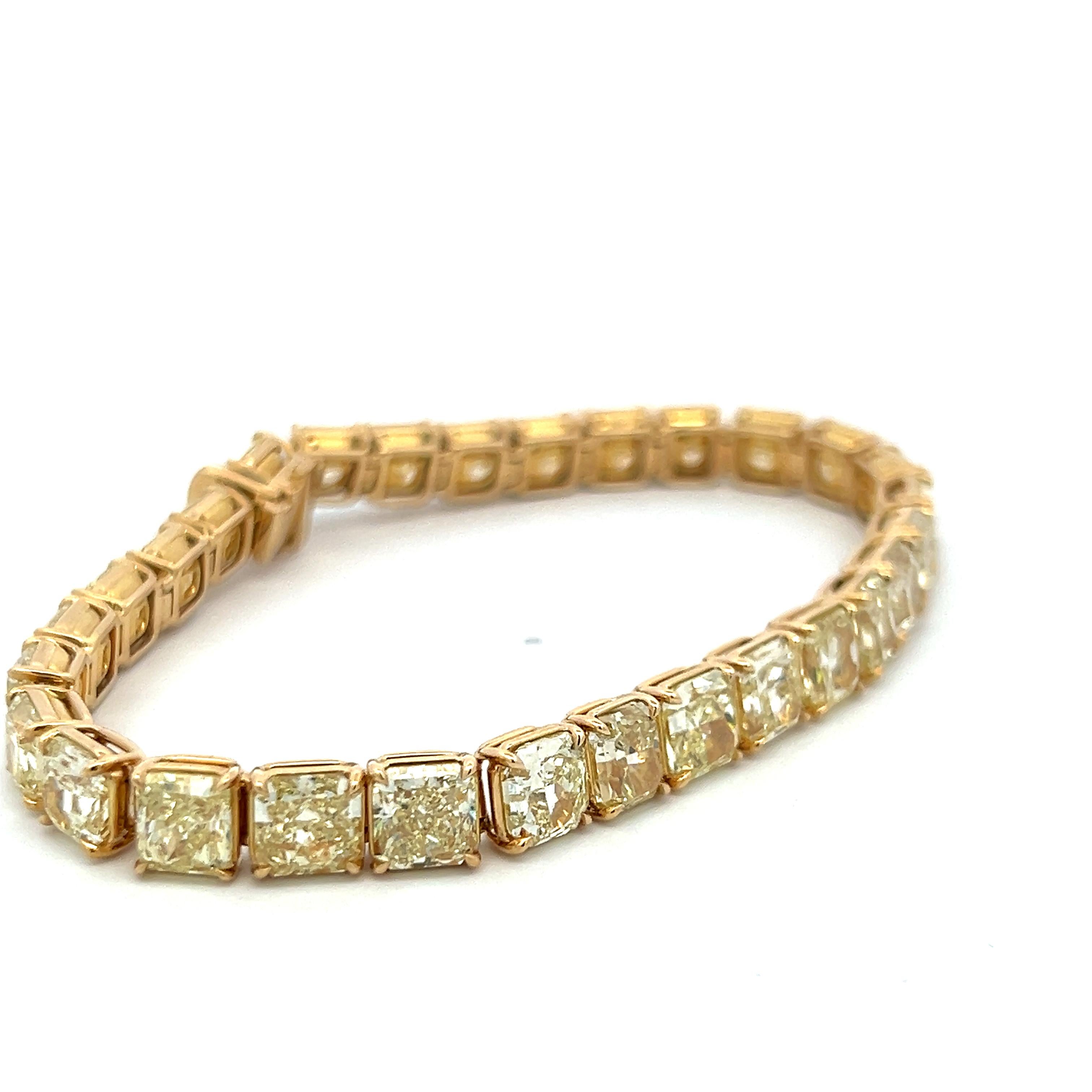 Taille radiant Bracelet en or jaune 18 carats avec diamants jaunes fantaisie taille radiant de 33,09 carats VVS2-SI1 en vente