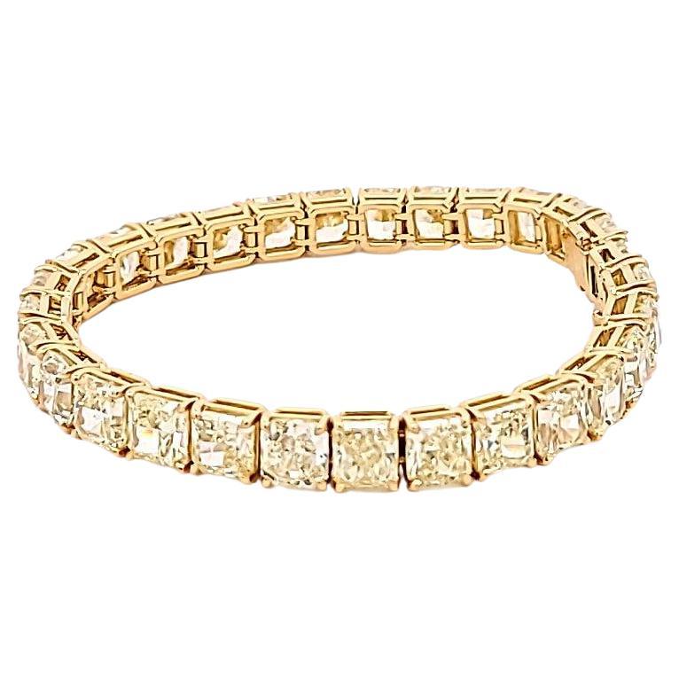 33.09 Carat Radiant Cut Fancy Yellow VVS2-SI1 Diamond 18K Yellow Gold Bracelet
