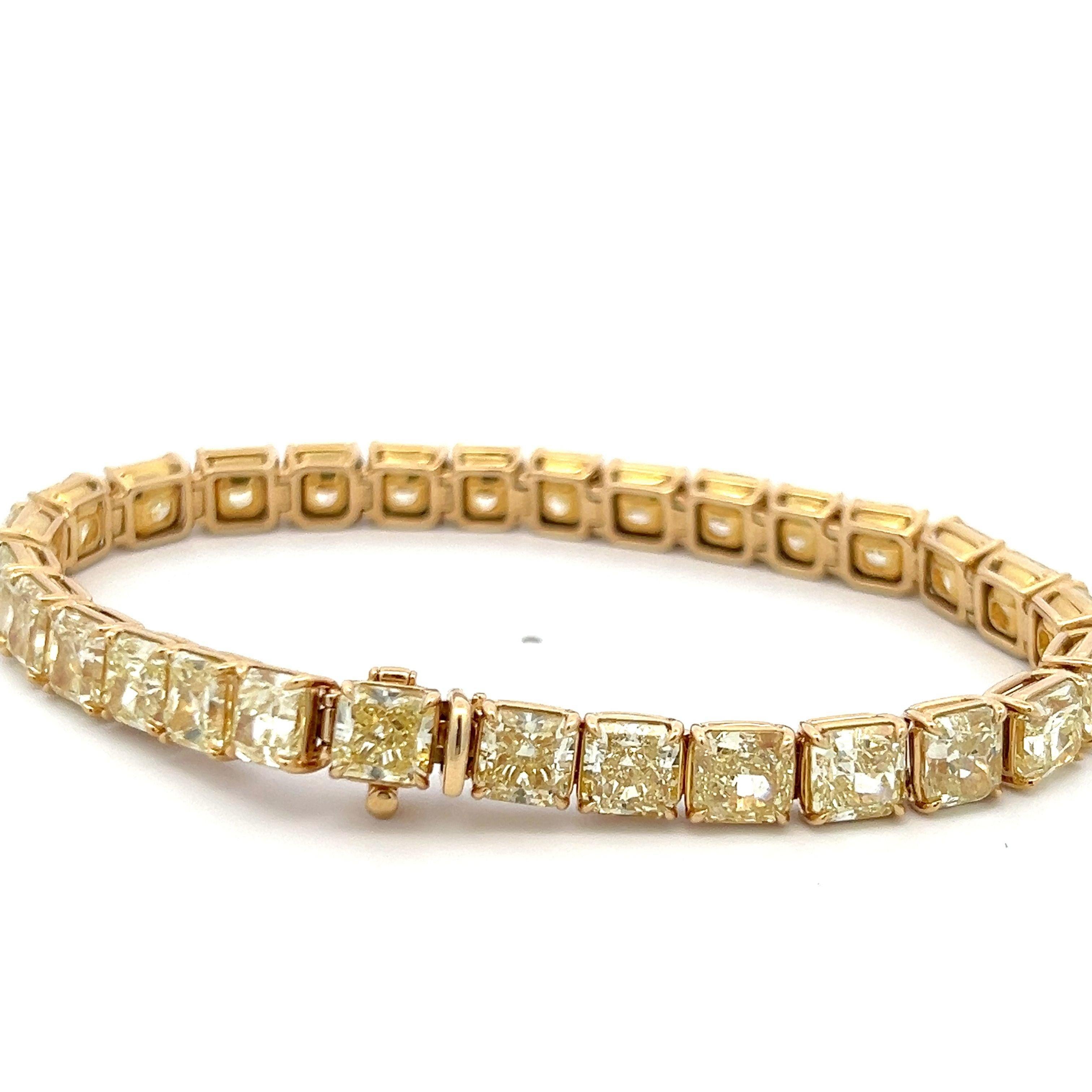 Bracelet tennis 18 carats avec diamant jaune fantaisie taille radiant 33,09 carats VVS2-SI1 en vente 6