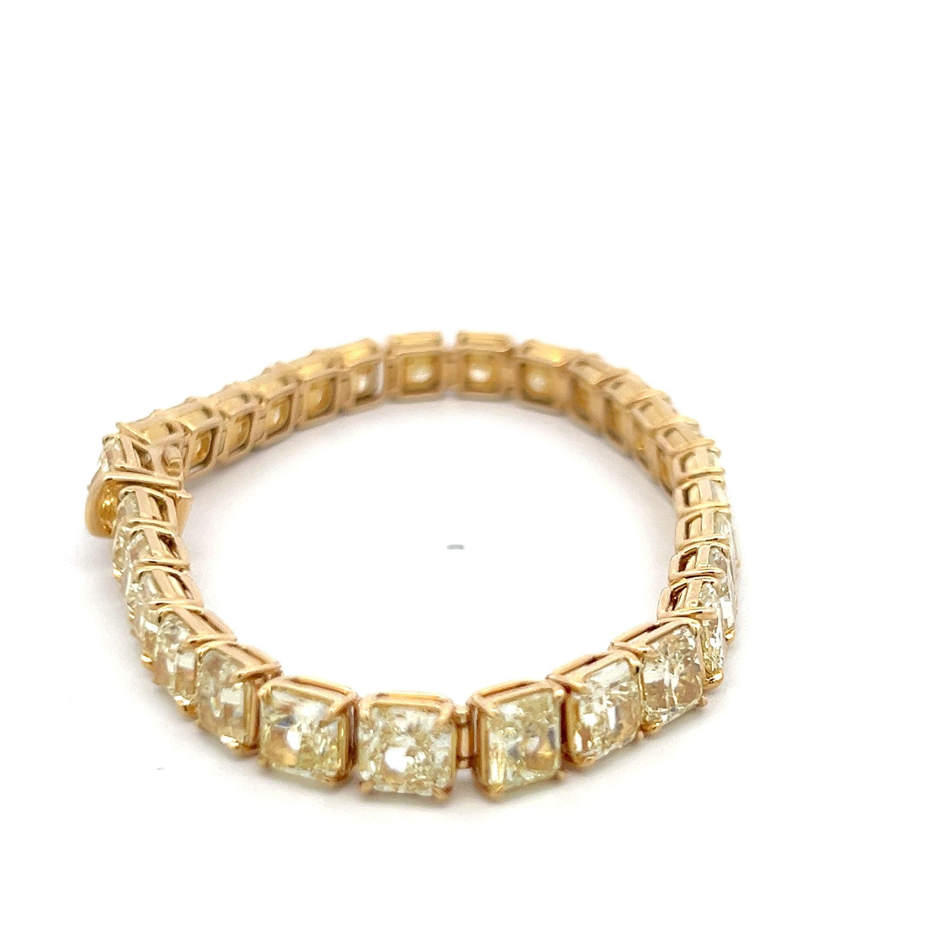 Bracelet tennis 18 carats avec diamant jaune fantaisie taille radiant 33,09 carats VVS2-SI1 en vente 7
