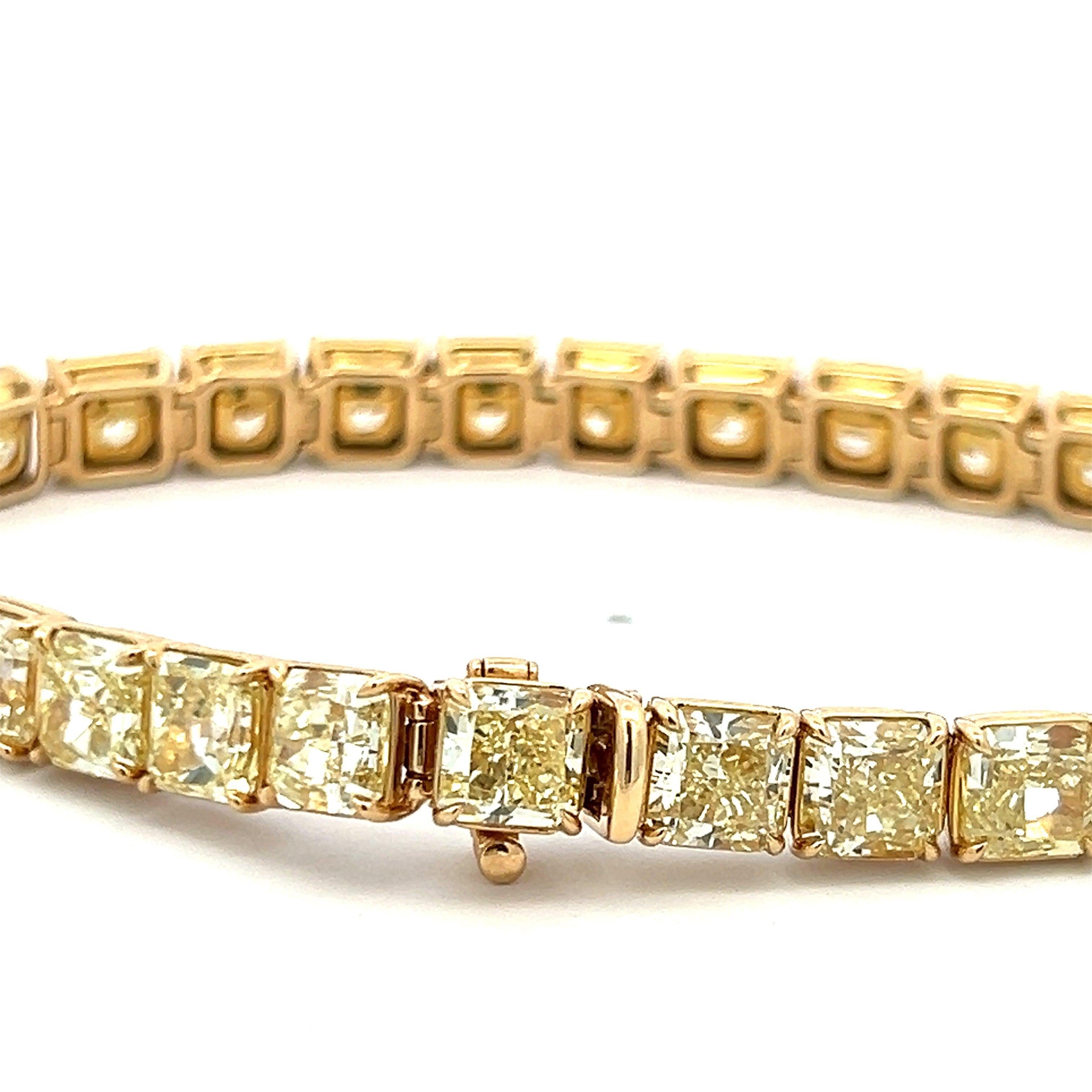 Bracelet tennis 18 carats avec diamant jaune fantaisie taille radiant 33,09 carats VVS2-SI1 Pour femmes en vente