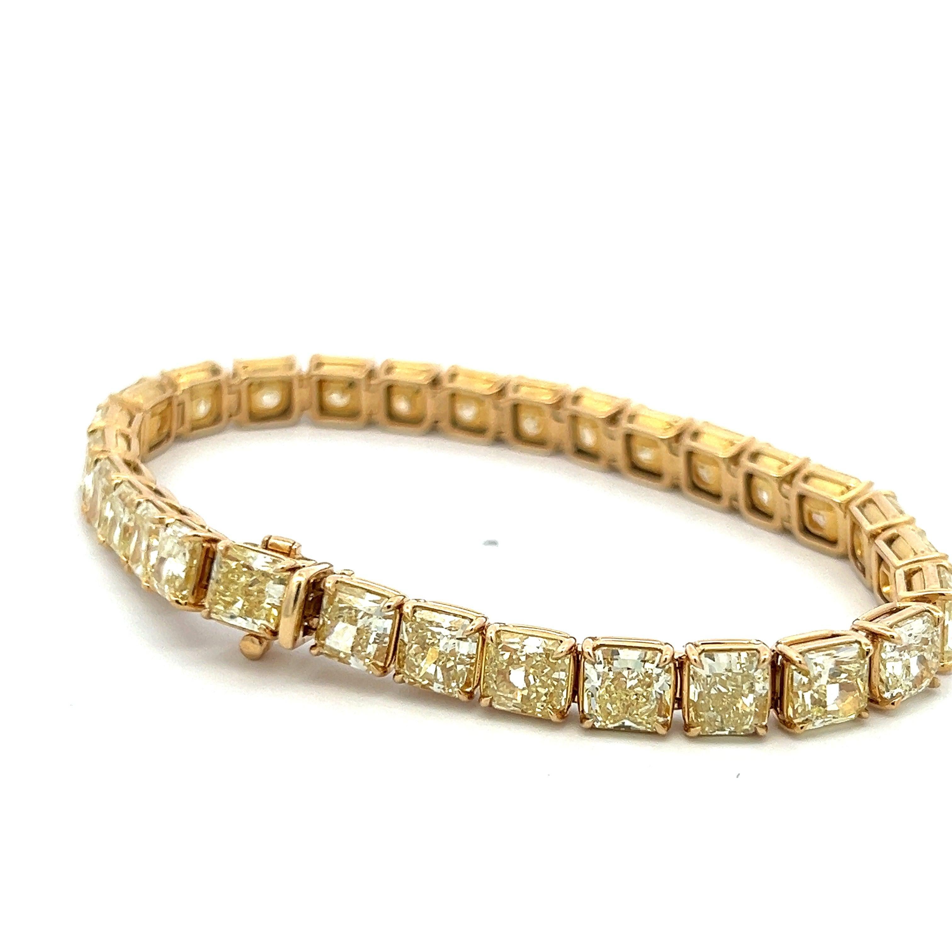 Bracelet tennis 18 carats avec diamant jaune fantaisie taille radiant 33,09 carats VVS2-SI1 en vente 1