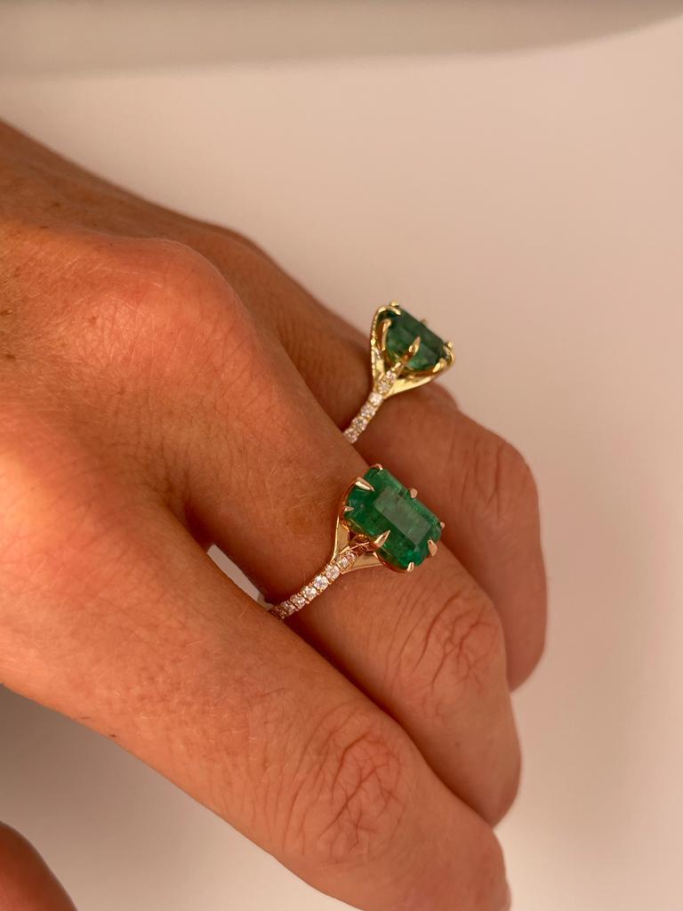 For Sale:  3.30ct Emerald and diamond ring set in 18ct rose gold  10