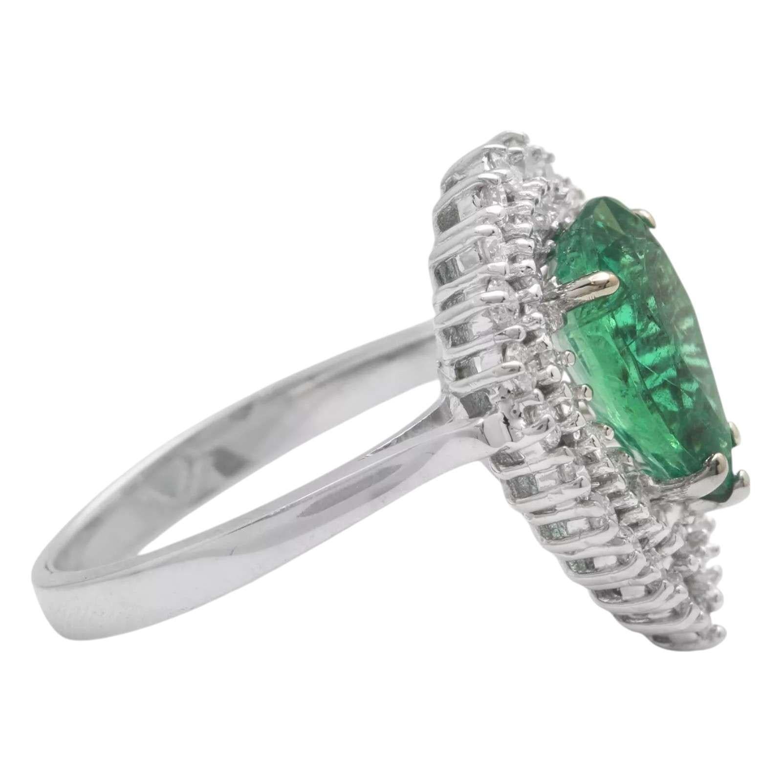 Mixed Cut 3.30Ct Natural Emerald & Diamond 14K Solid White Gold Ring For Sale