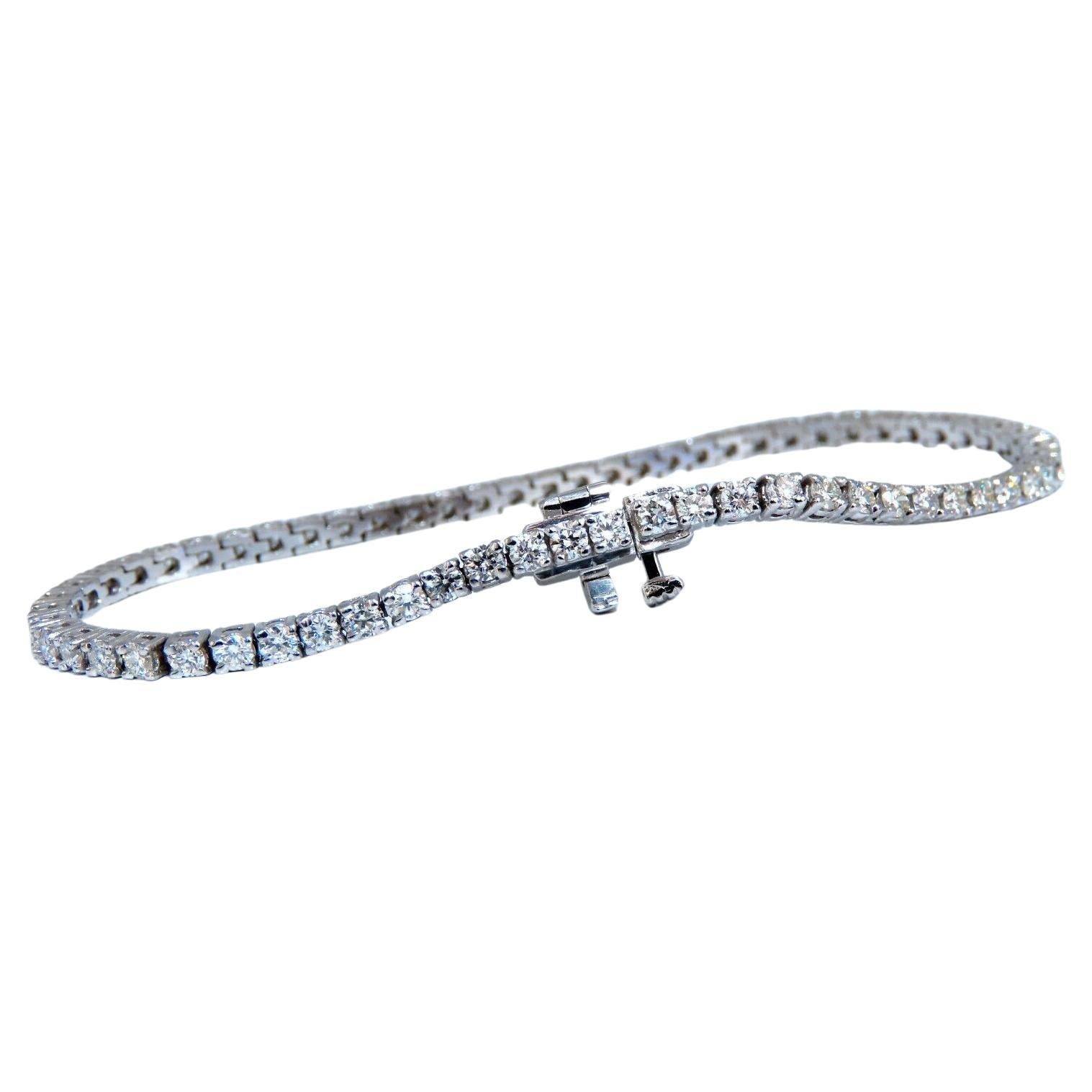 3.30ct. Bracelet tennis classique en or blanc 14 carats avec diamants ronds naturels en vente