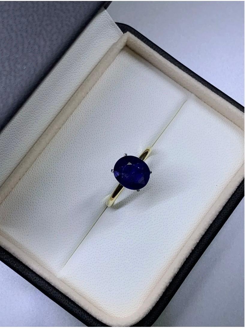 Oval Cut 3.30ct Sapphire Solitaire Engagement Ring In 18ct Yellow Gold Lab Grown For Sale