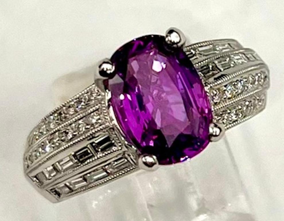 Oval Cut 3.30Ct Very Fine Oval Natural Purple/Pink Sapphire Platinum Ring For Sale