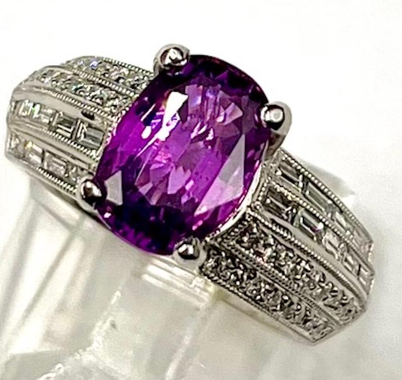 3.30Ct Very Fine Oval Natural Purple/Pink Sapphire Platinum Ring In New Condition For Sale In San Diego, CA