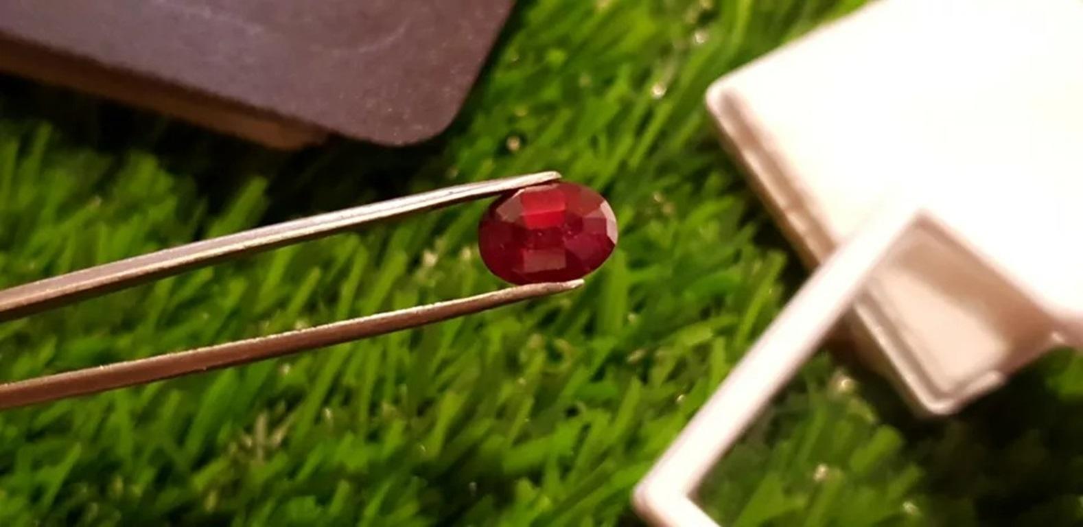 Oval Cut 3.30cts Mozambique Ruby Blood Red Cut Stone Unheated 100% Natural Certified For Sale