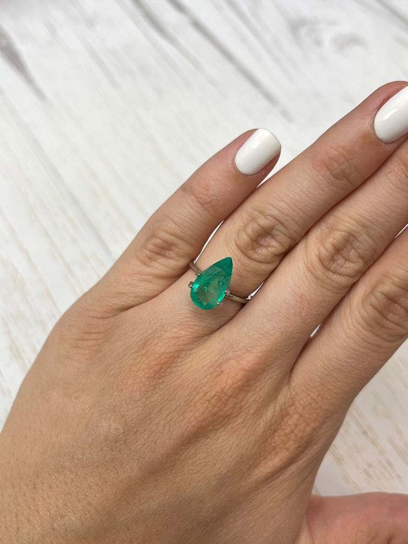 3,31 Quilates 14,5x8 Largo Esmeralda Verde Colombiana - Talla Pera Mayo Birthstone Gemston en venta 1
