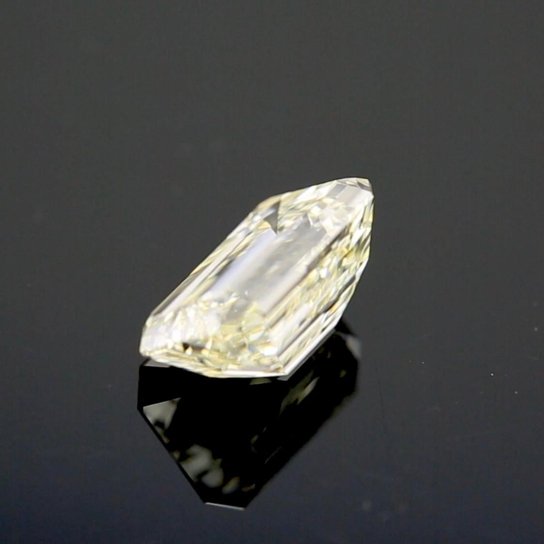 3.31 Carat Elongated Emerald Cut Diamond – O-P Color, VS1 Clarity For Sale 4